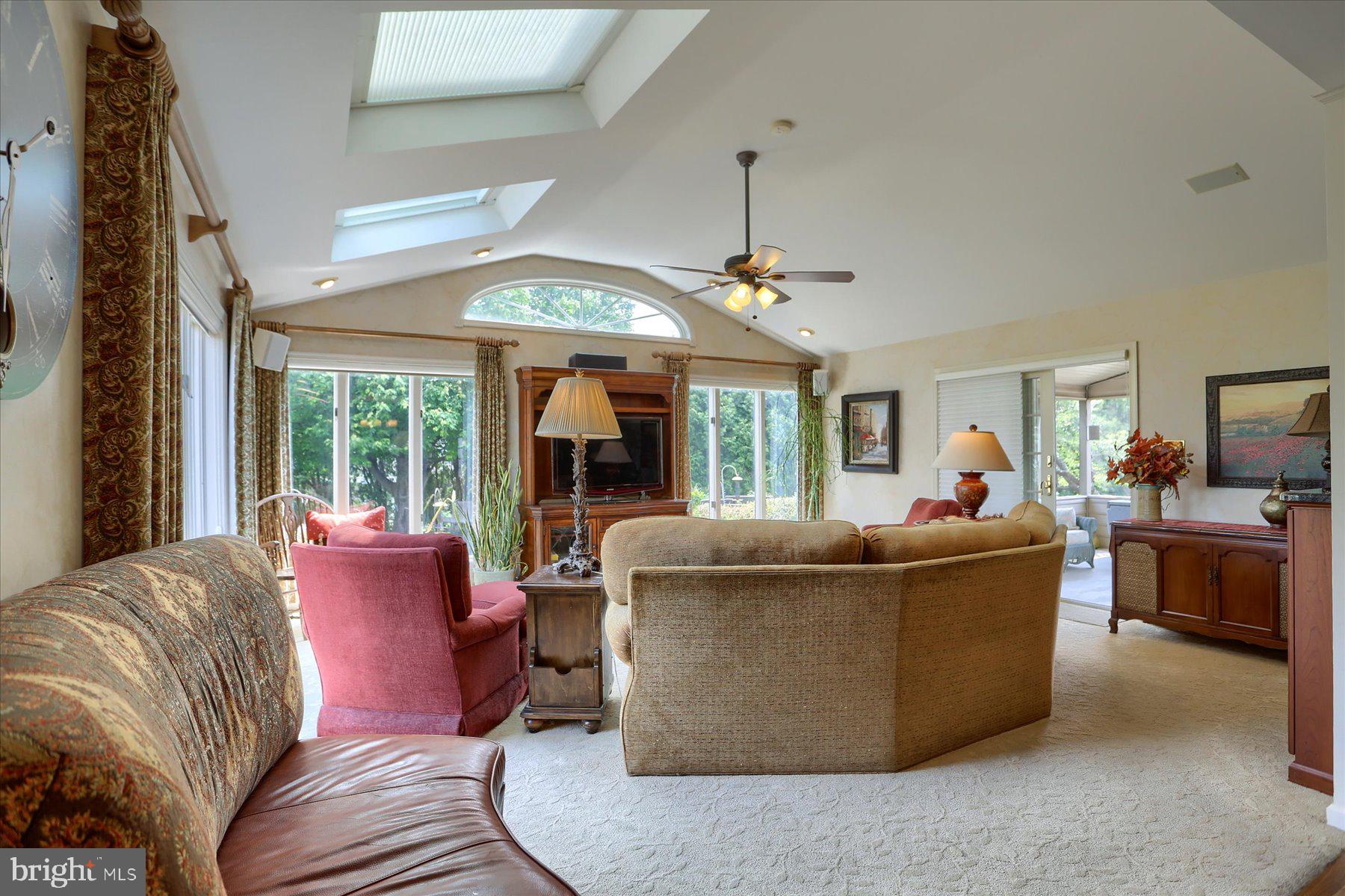 GREEN LANE MANOR - Residential