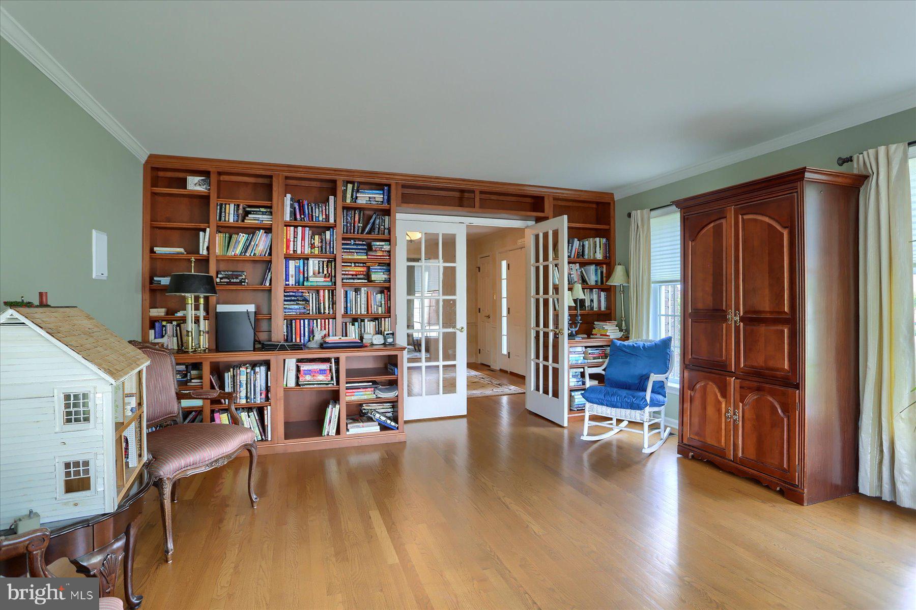 GREEN LANE MANOR - Residential