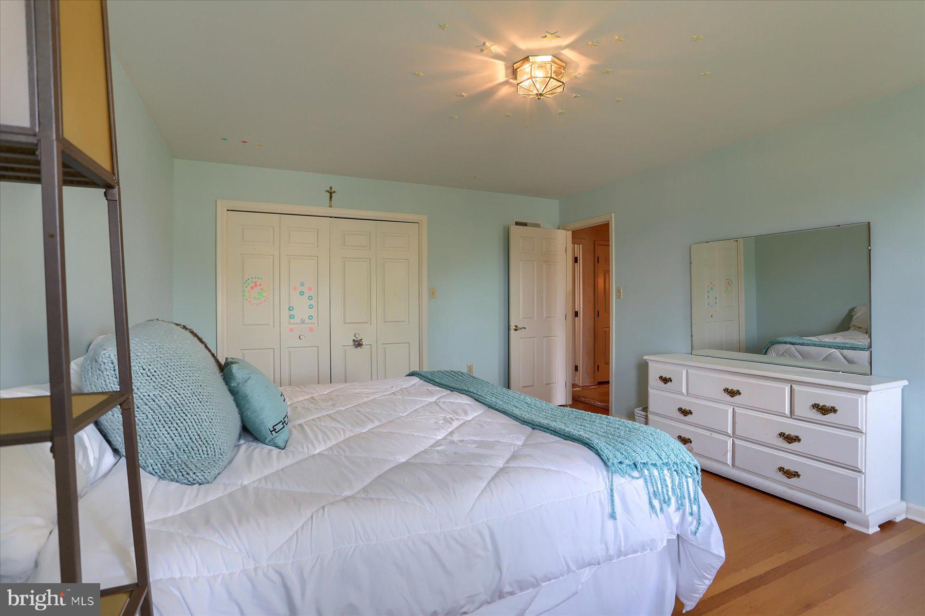 GREEN LANE MANOR - Residential