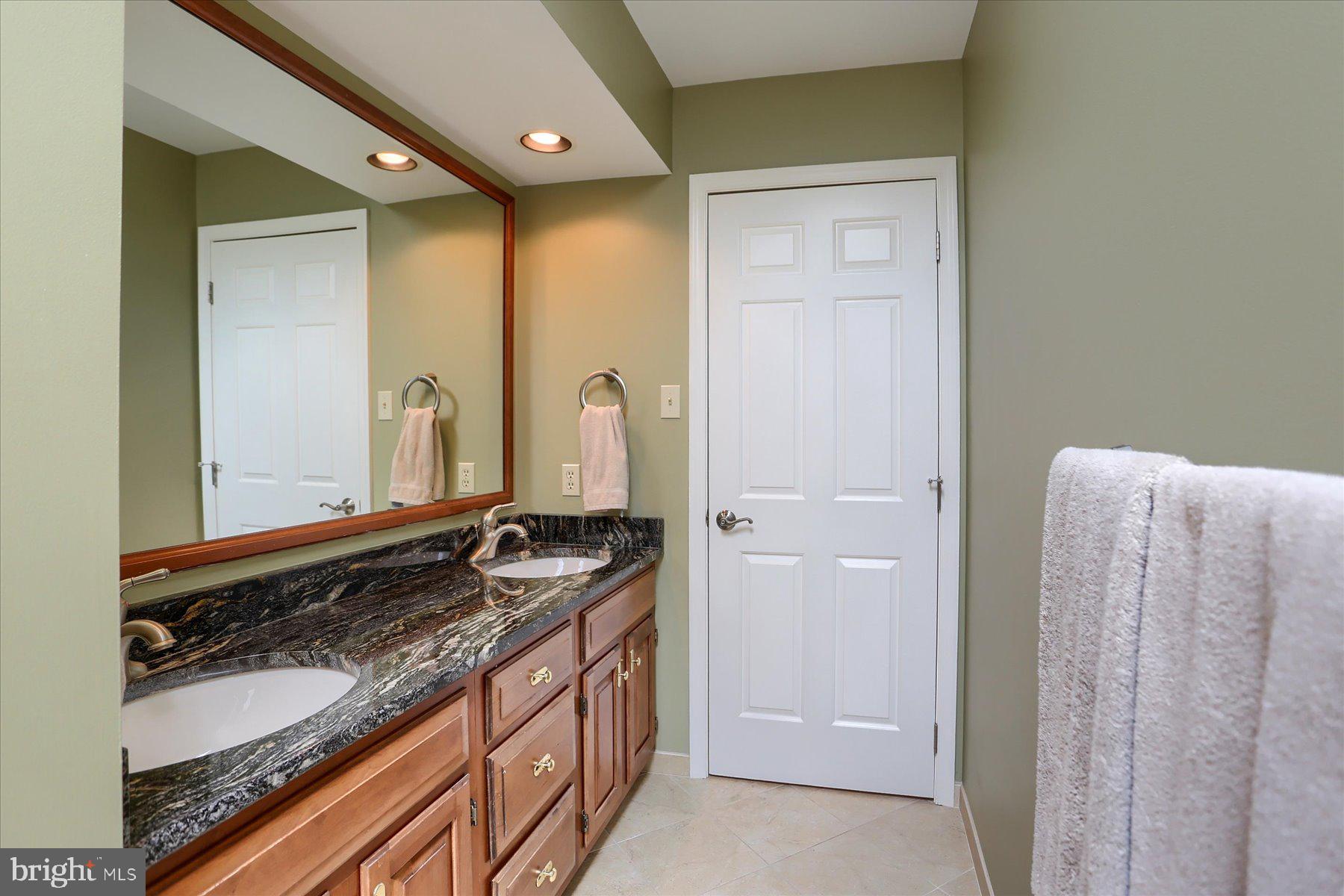 GREEN LANE MANOR - Residential