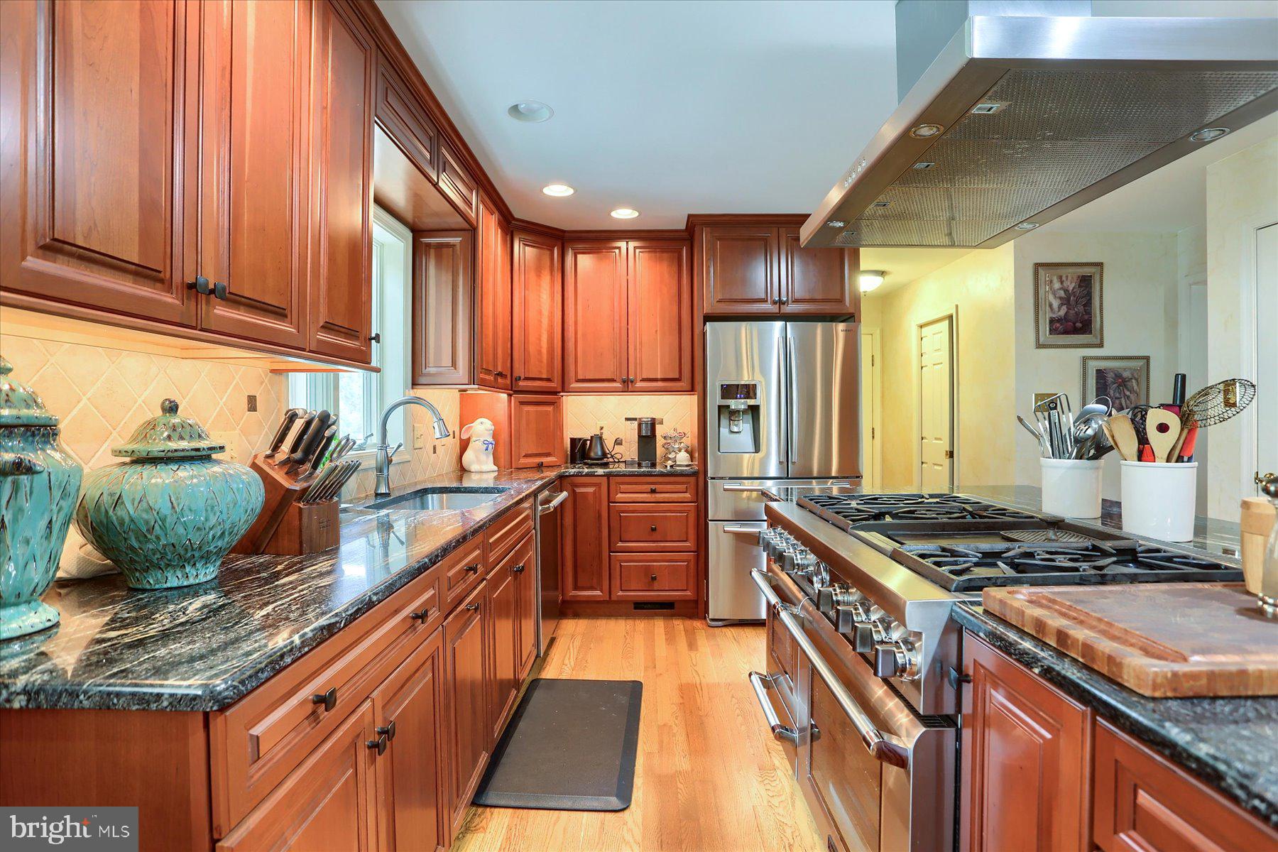 GREEN LANE MANOR - Residential