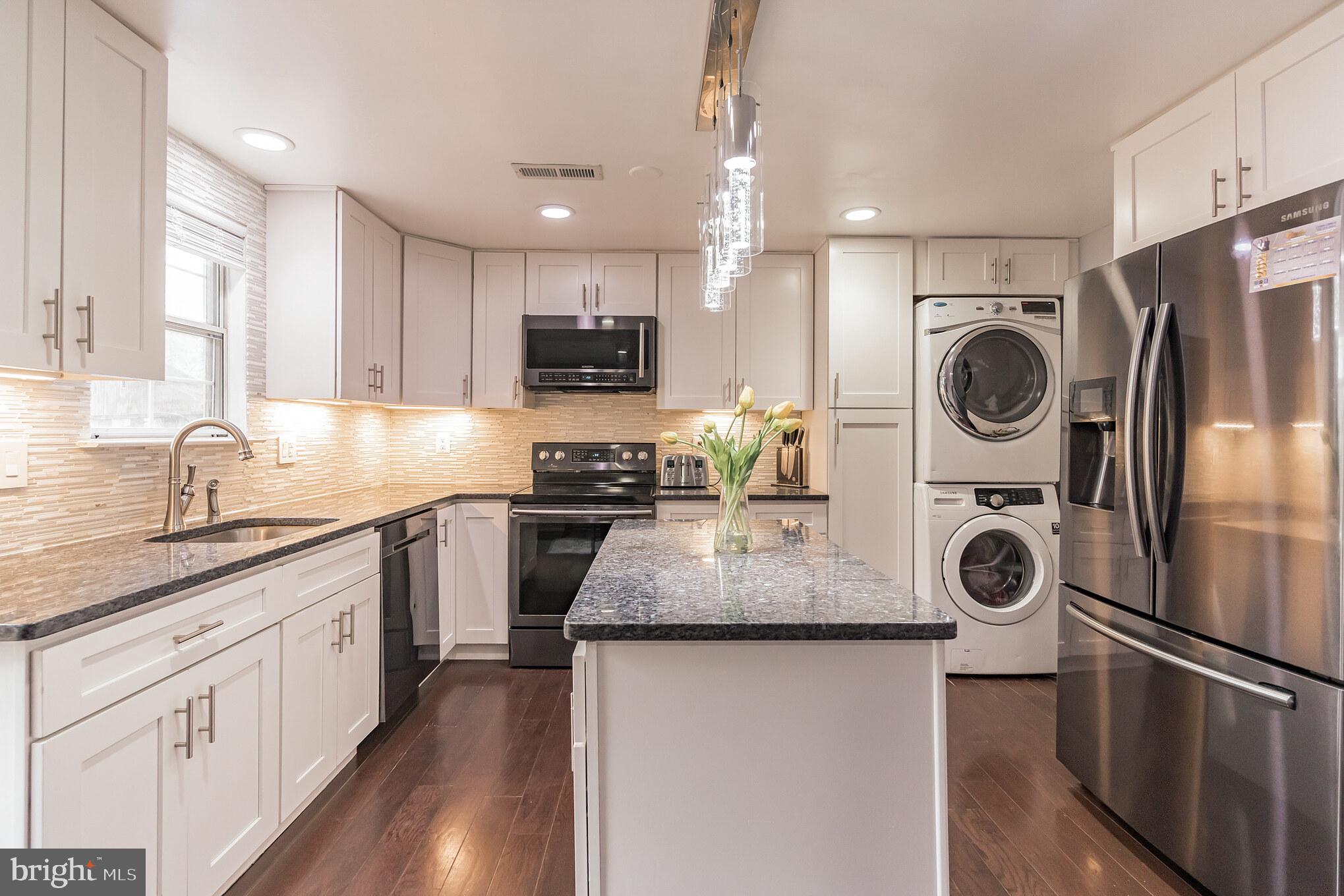 COUNTRYSIDE - Residential