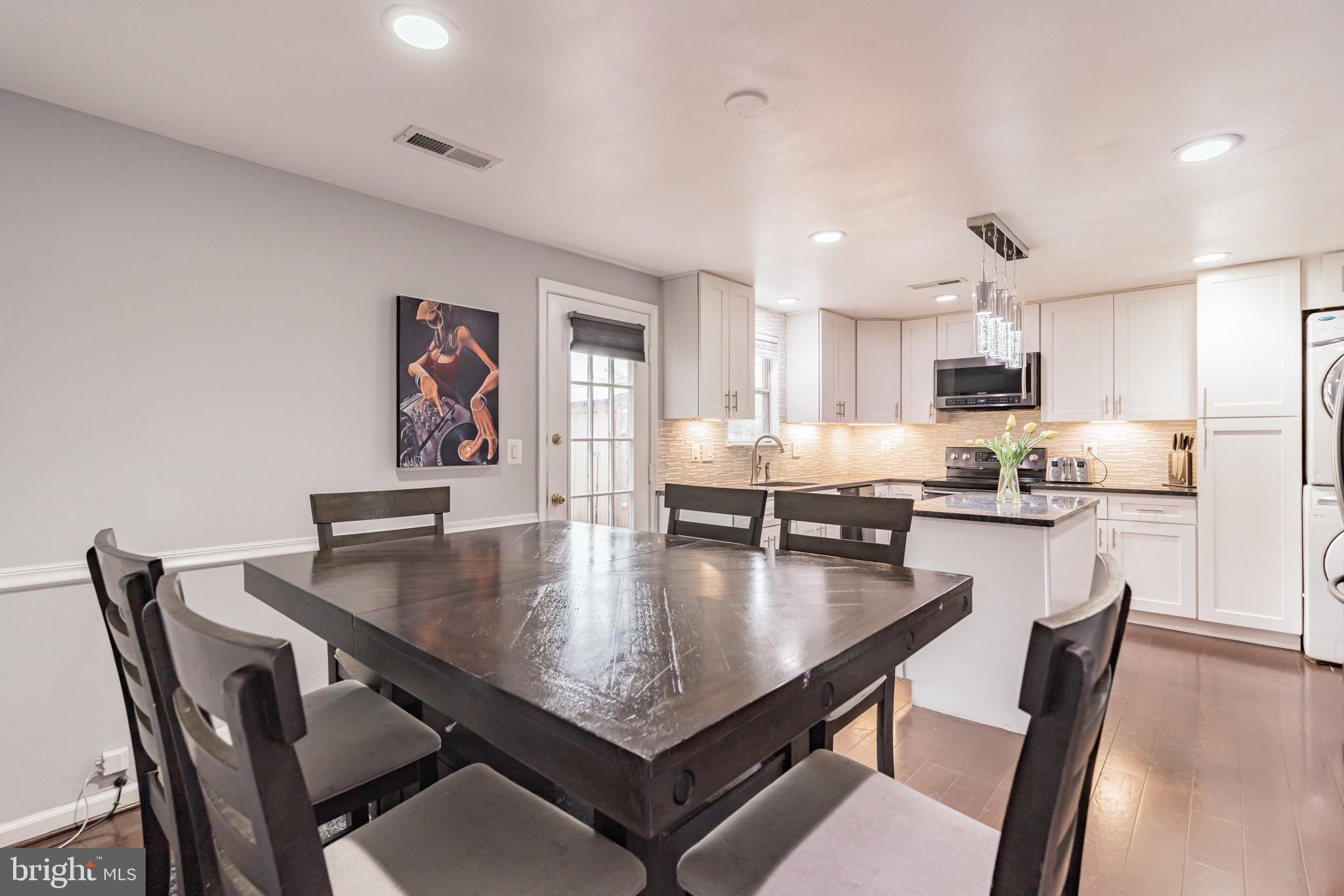 COUNTRYSIDE - Residential