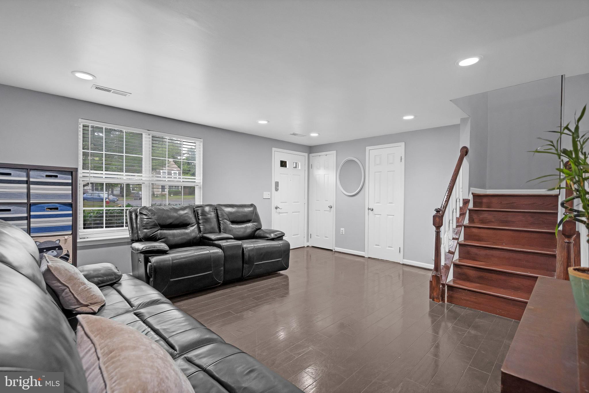 COUNTRYSIDE - Residential