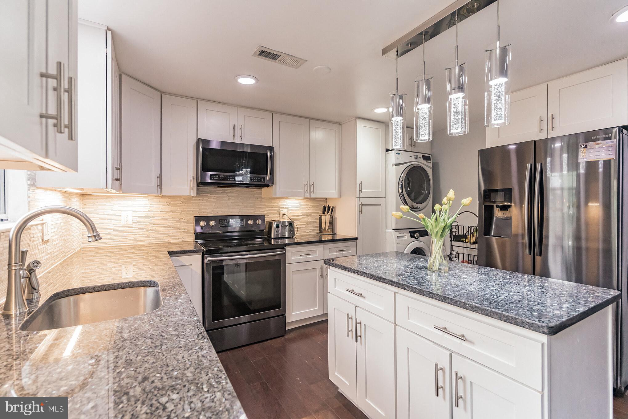 COUNTRYSIDE - Residential