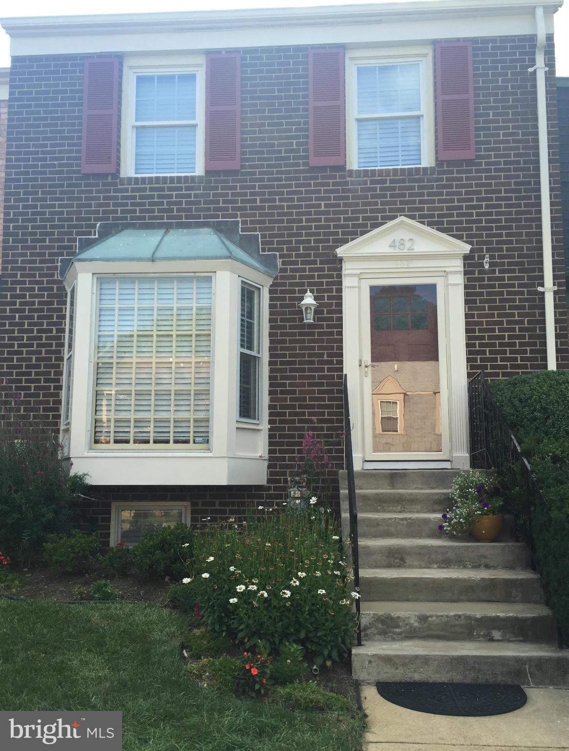 Absolutely Gorgeous townhome in sought after Bay Hills. Walking distance to shopping center, pool, golf course and schools. Hardwood floors , new stainless steel appliances, freshly painted, custom trim, finished basement, walk out deck with fenced in yard. There are simply too many great things about this home to fit into this paragraph. Pets are case by case