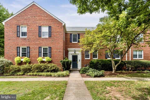 Photo of 6706 W Wakefield Drive #A2, ALEXANDRIA, VA 22307 (MLS # VAFX2337774)