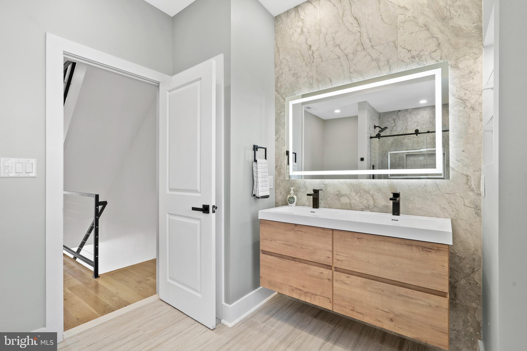 NORRIS SQUARE - Residential