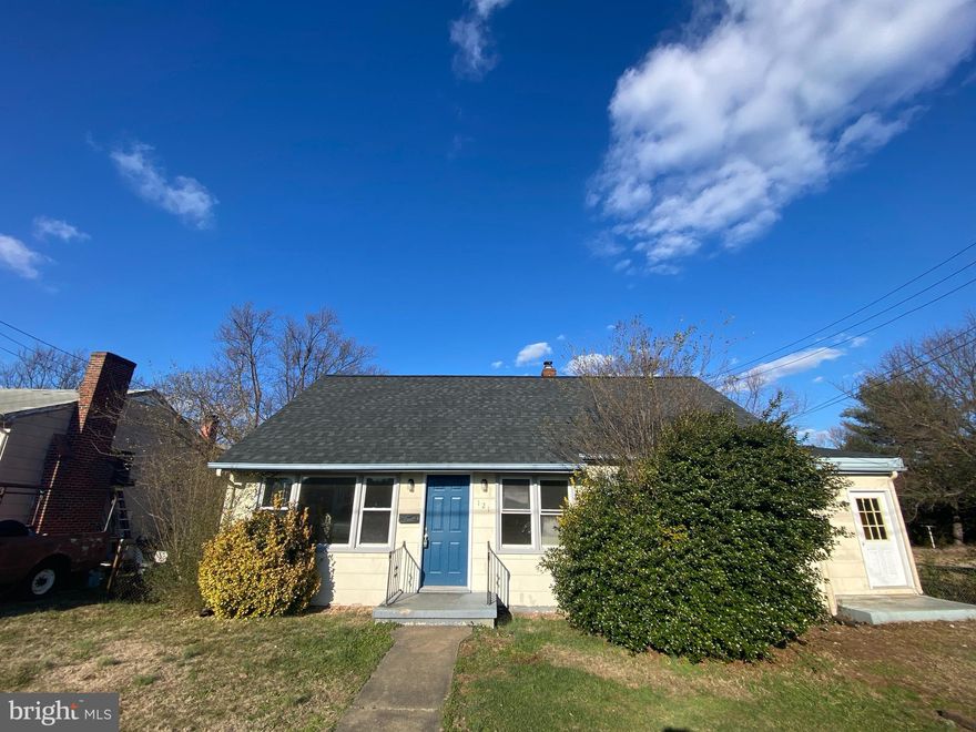 This 3 Bedroom 1 bath home features a Living room located off the Kitchen, 2 main level bedrooms, and a large 3rd bedroom or bonus room upstairs. Fenced backyard. Located off Lafayette Blvd. 

$25 Monthly Resident Benefits Package.
$125 Leasing Fee.  One time due with Move in Funds.
Pets are considered on a case-by-case basis.