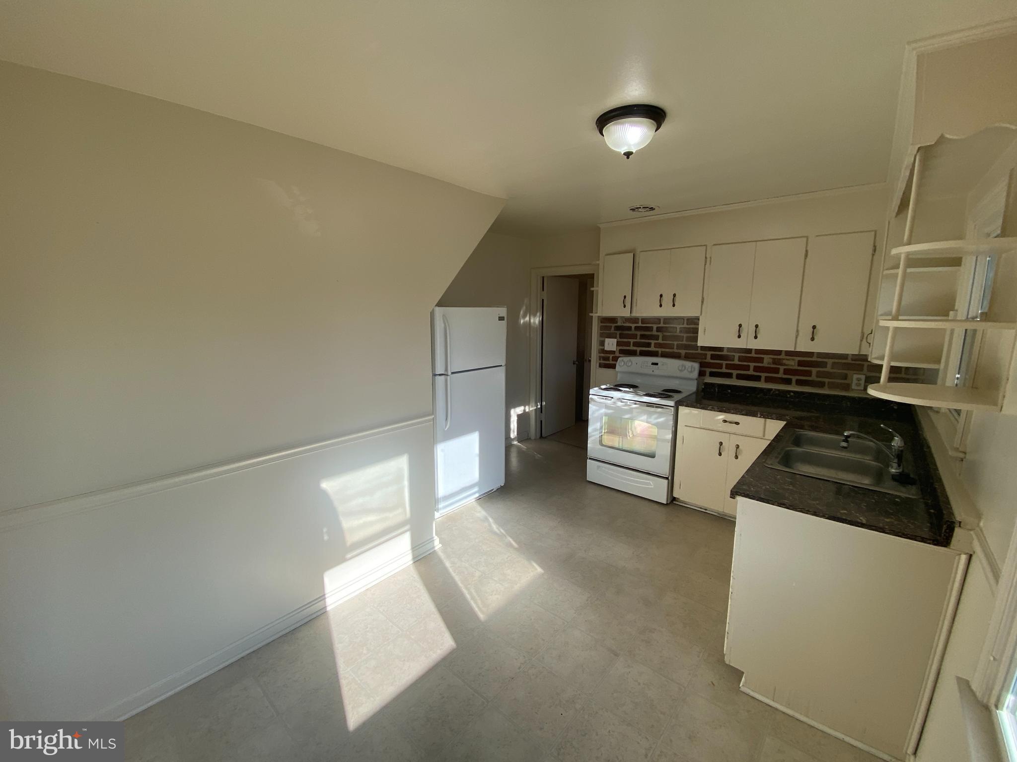 BELLEVUE COURT - Residential Lease