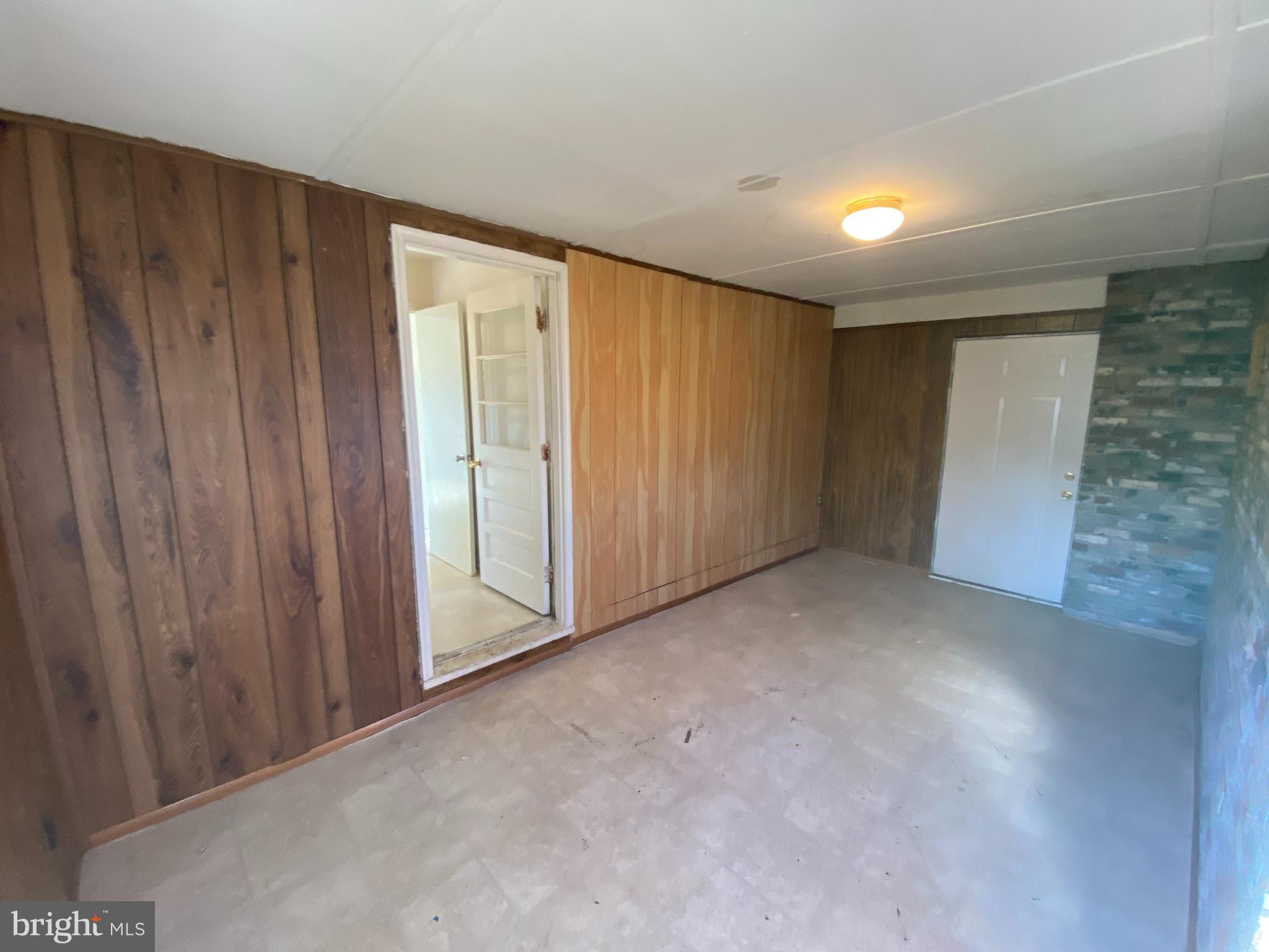 BELLEVUE COURT - Residential Lease