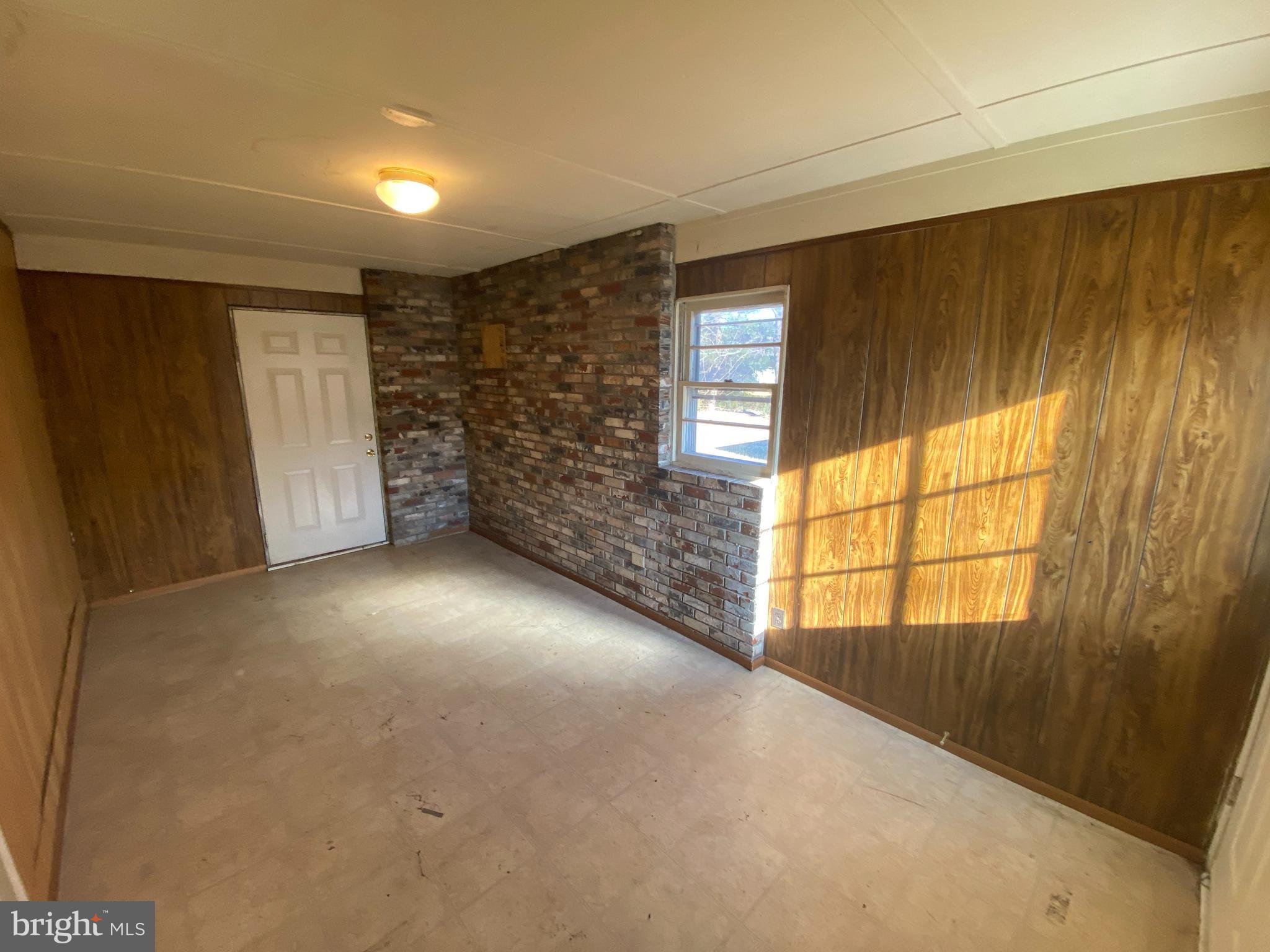 BELLEVUE COURT - Residential Lease