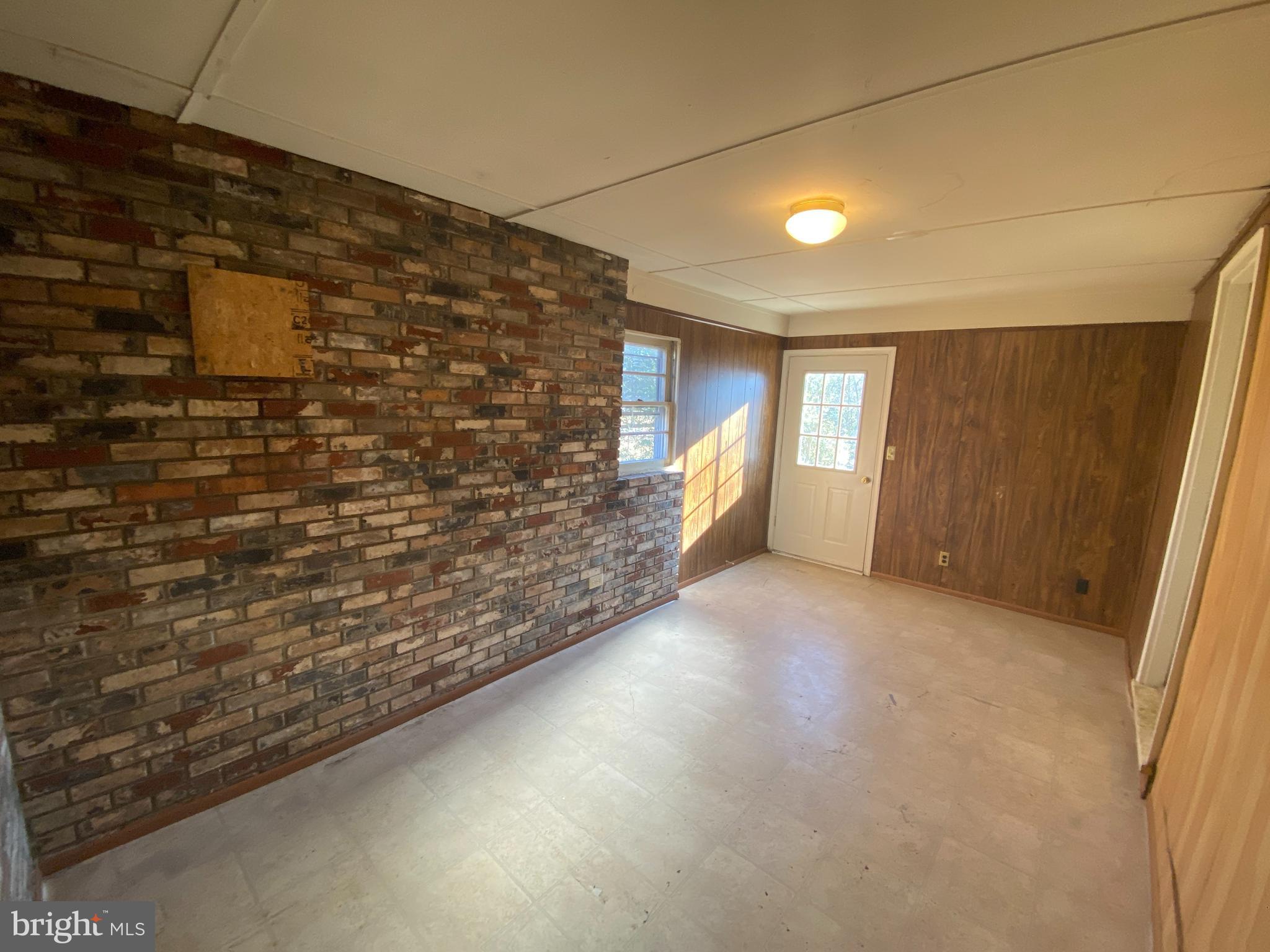 BELLEVUE COURT - Residential Lease