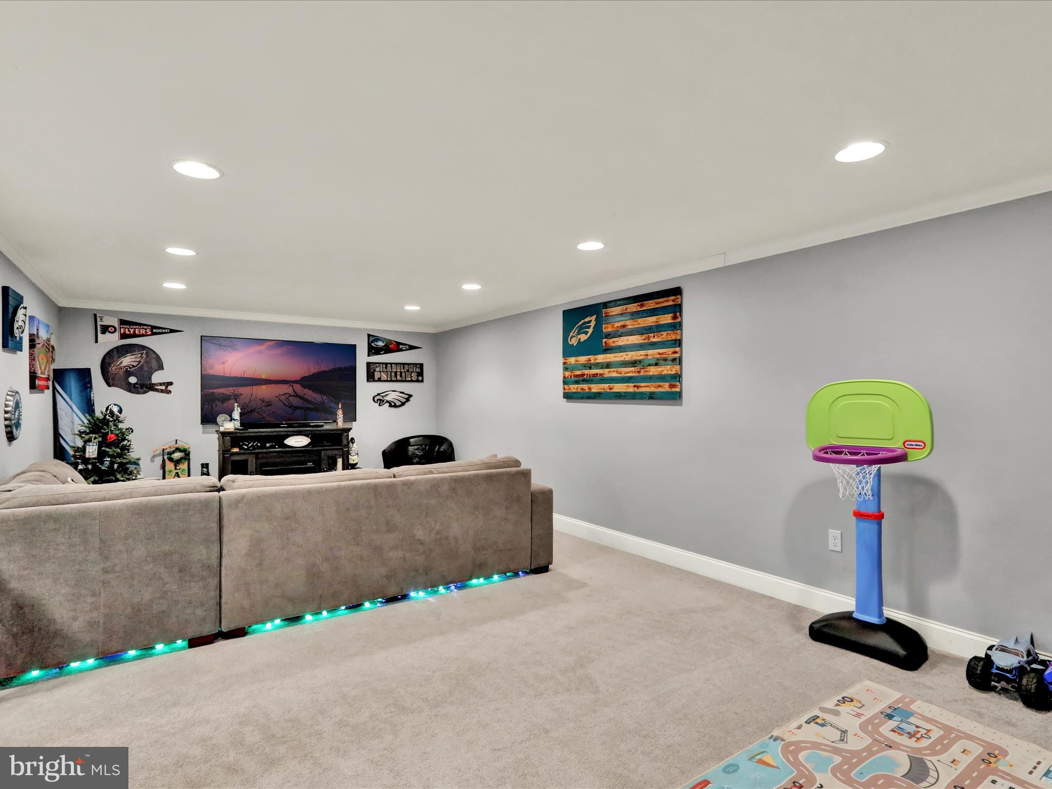 MAPLE SPRINGS - Residential