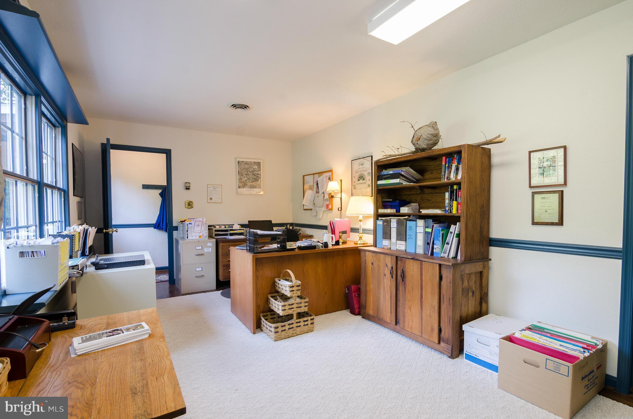 LEDGE LOWE - Residential