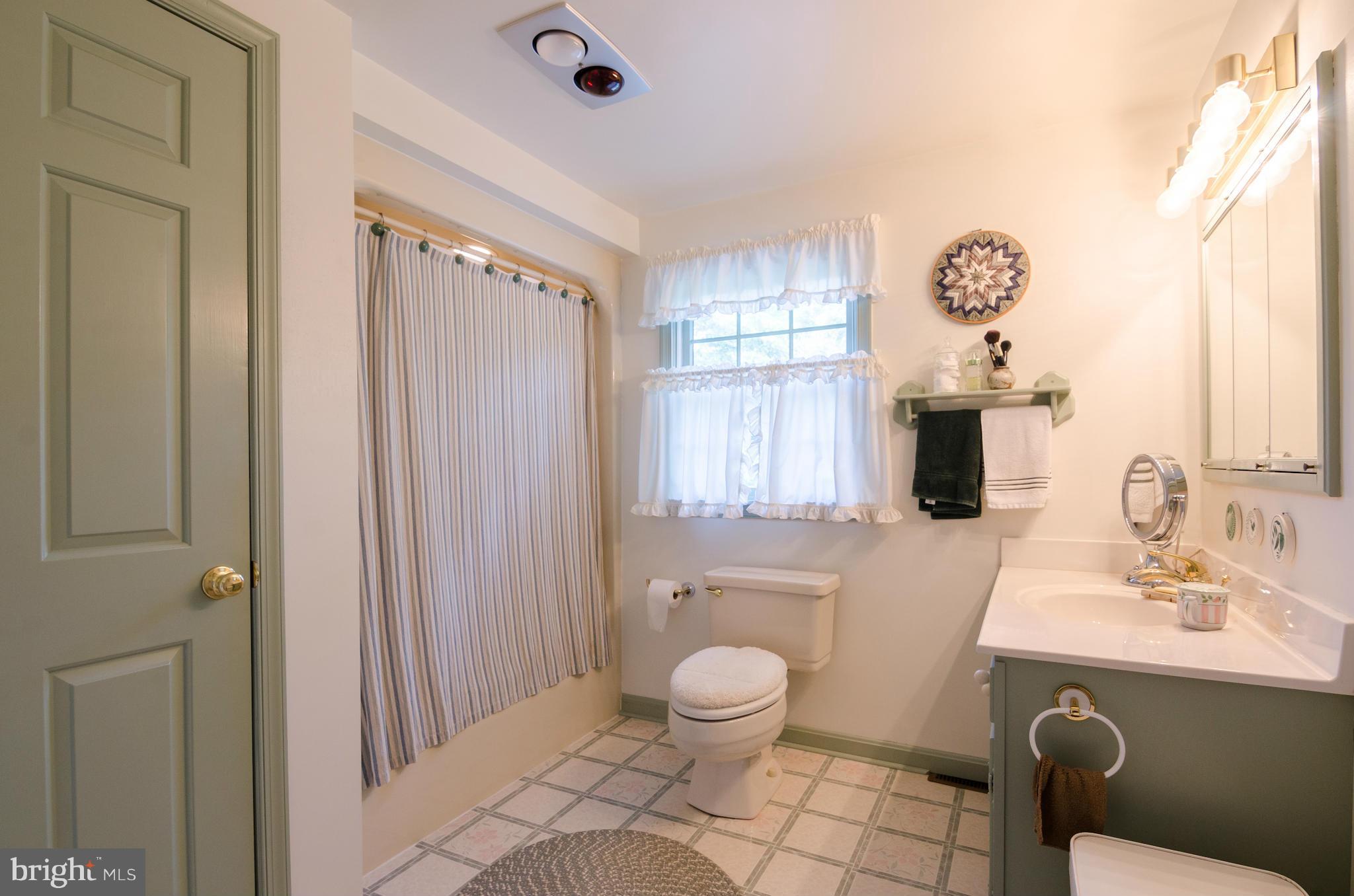 LEDGE LOWE - Residential