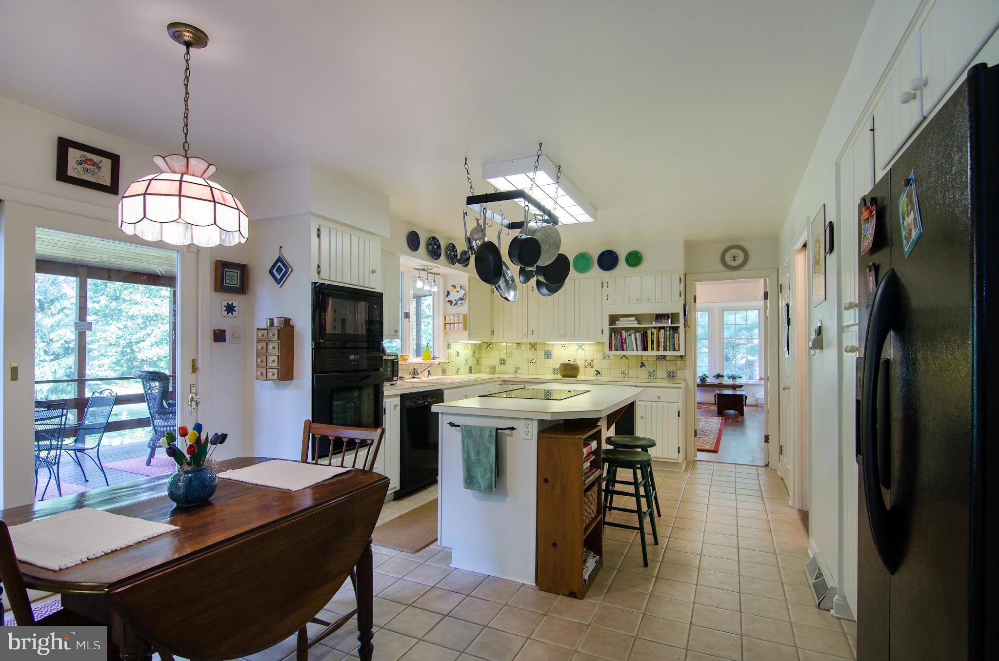 LEDGE LOWE - Residential