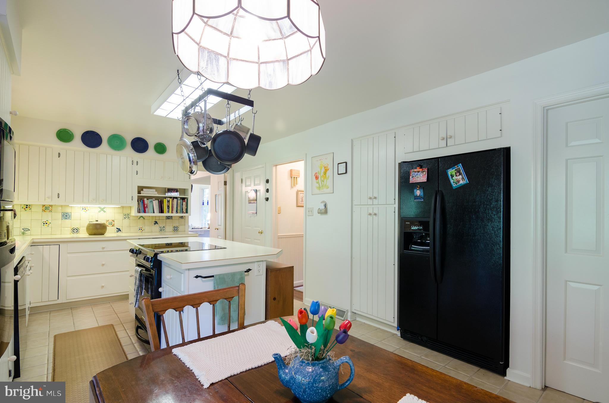 LEDGE LOWE - Residential