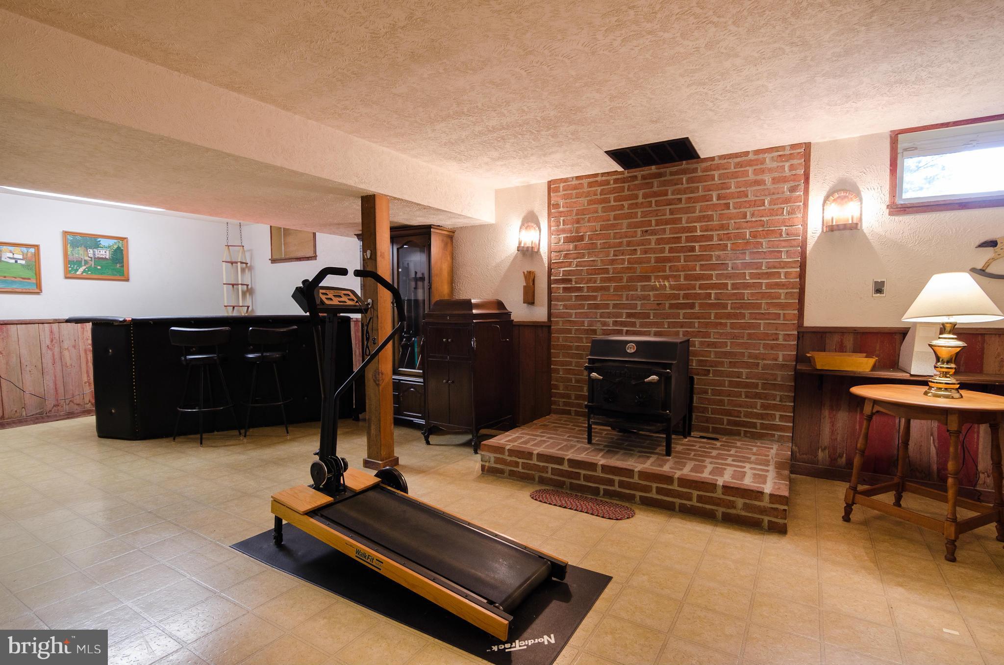 LEDGE LOWE - Residential