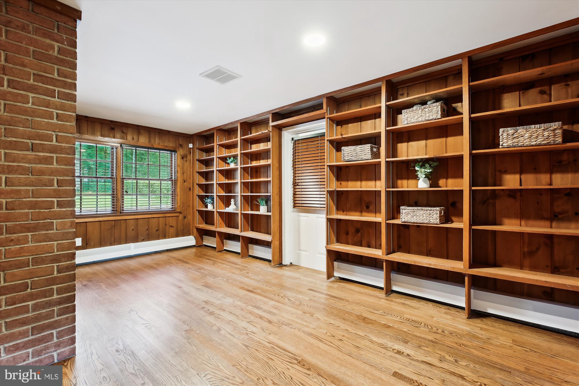 MANOR PARK - Residential