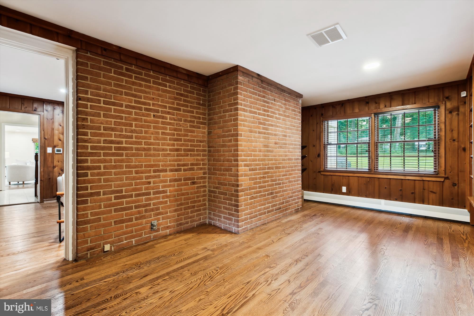 MANOR PARK - Residential