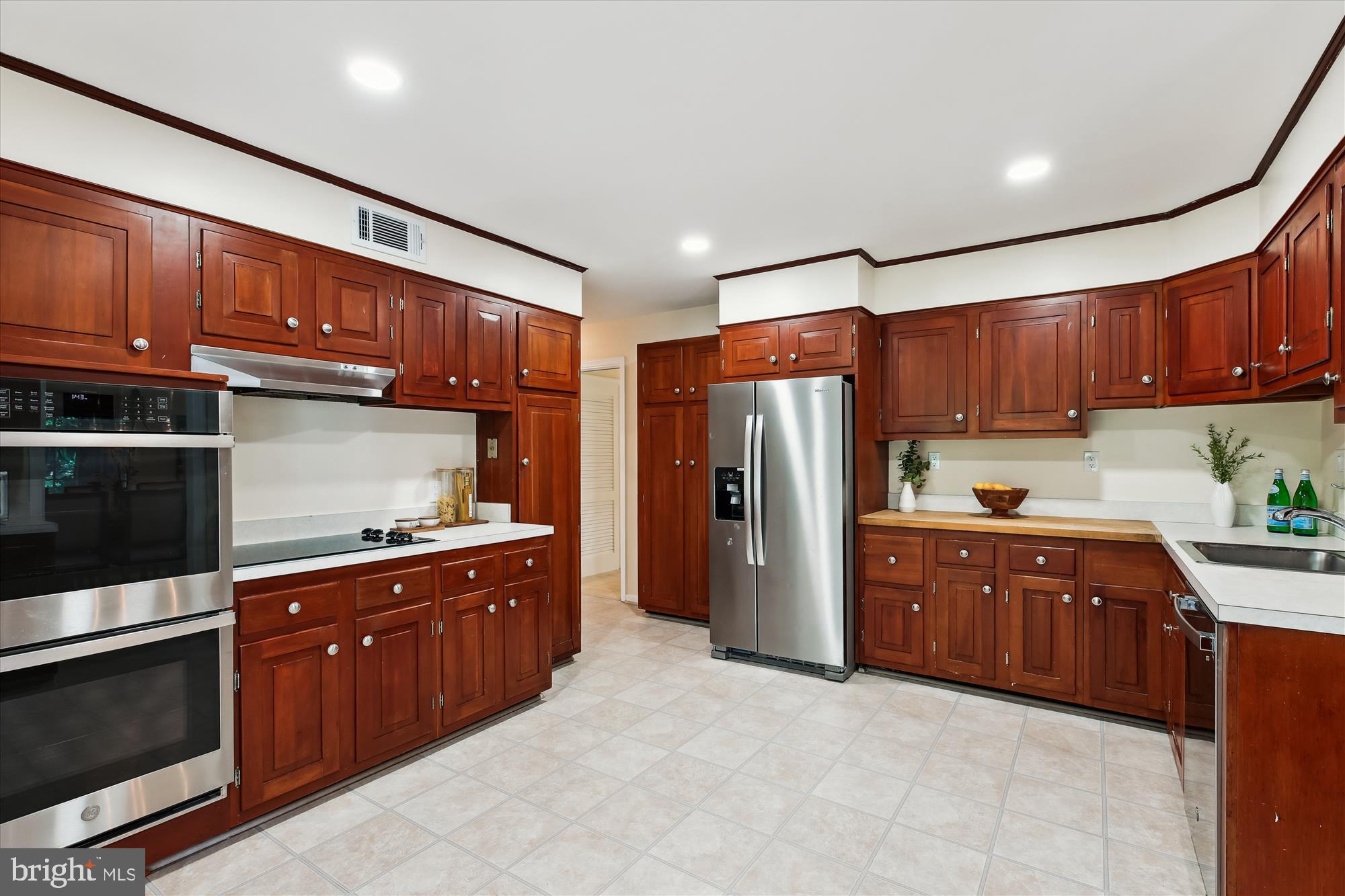 MANOR PARK - Residential