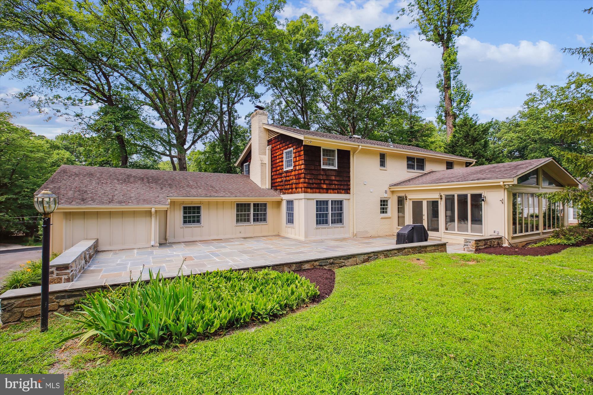 MANOR PARK - Residential