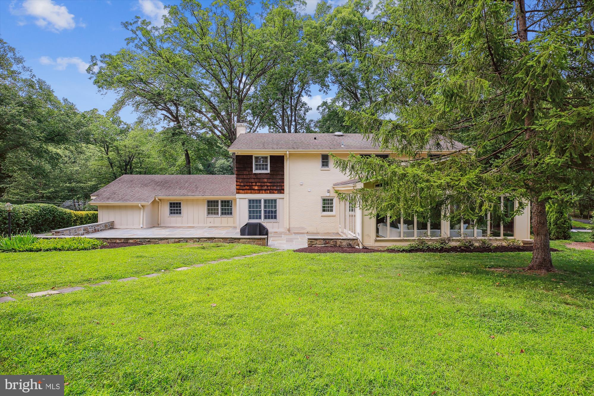 MANOR PARK - Residential