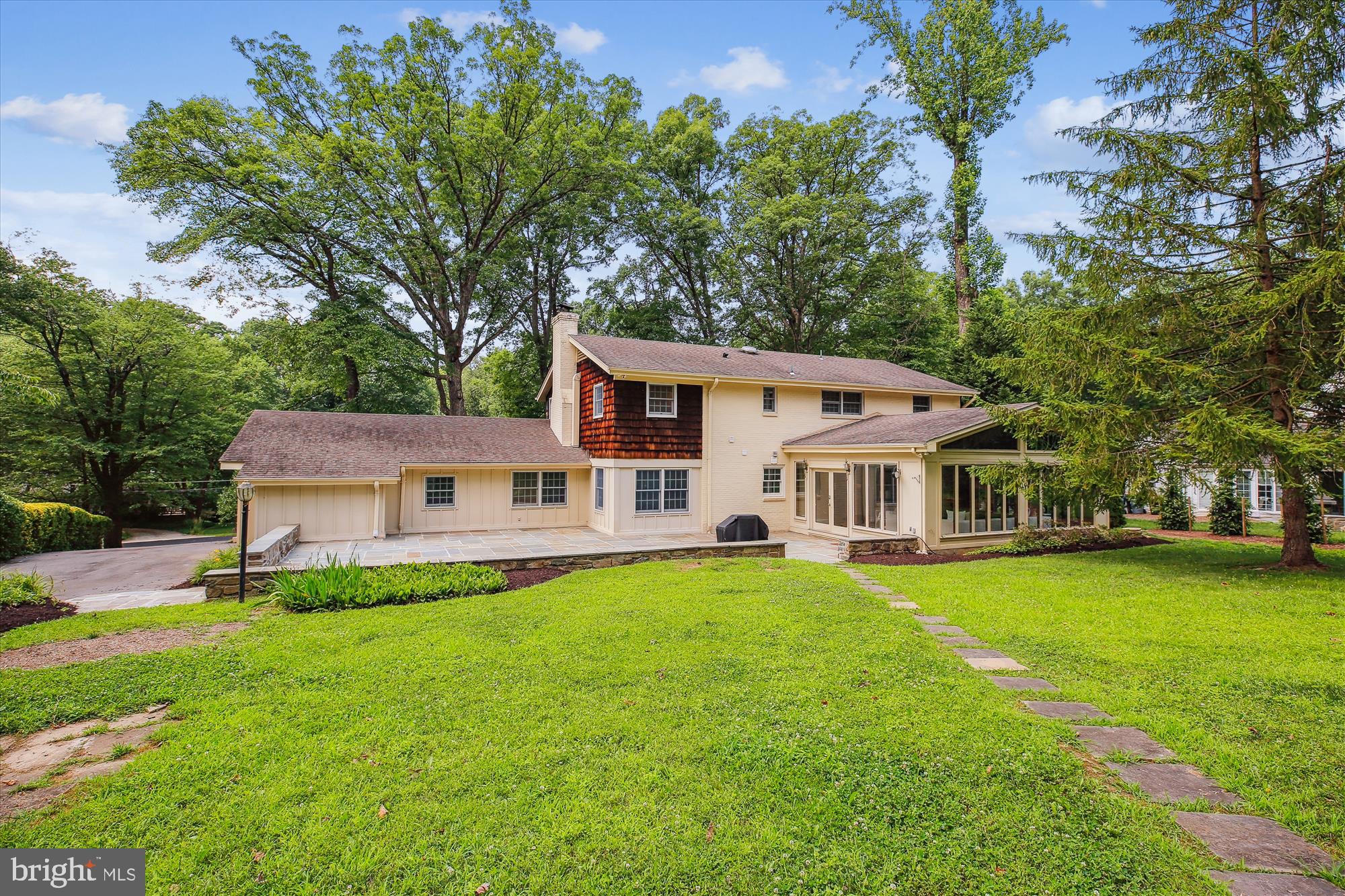 MANOR PARK - Residential