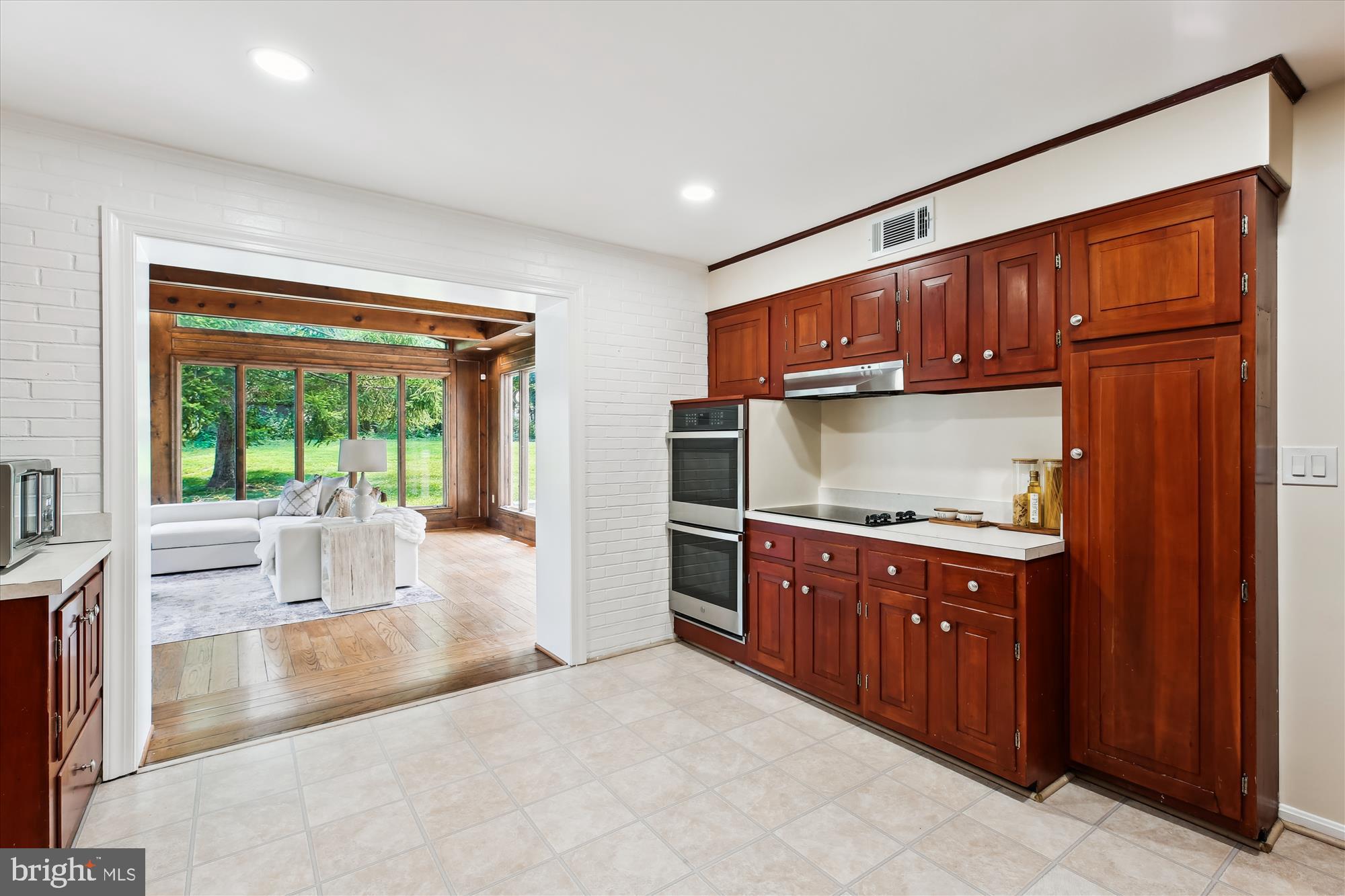 MANOR PARK - Residential