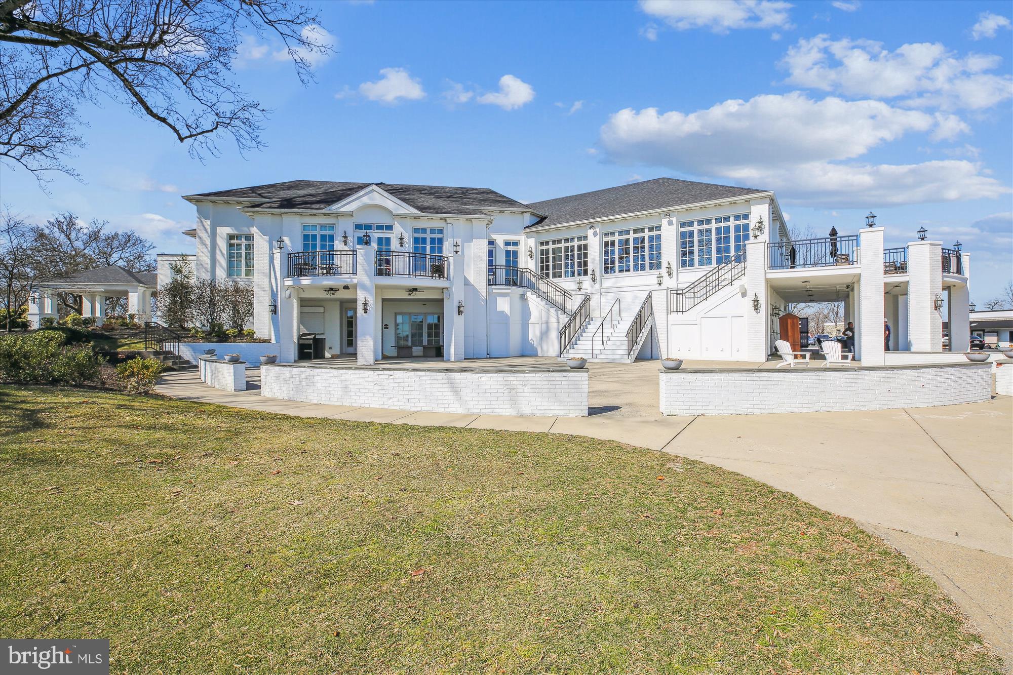 MANOR PARK - Residential