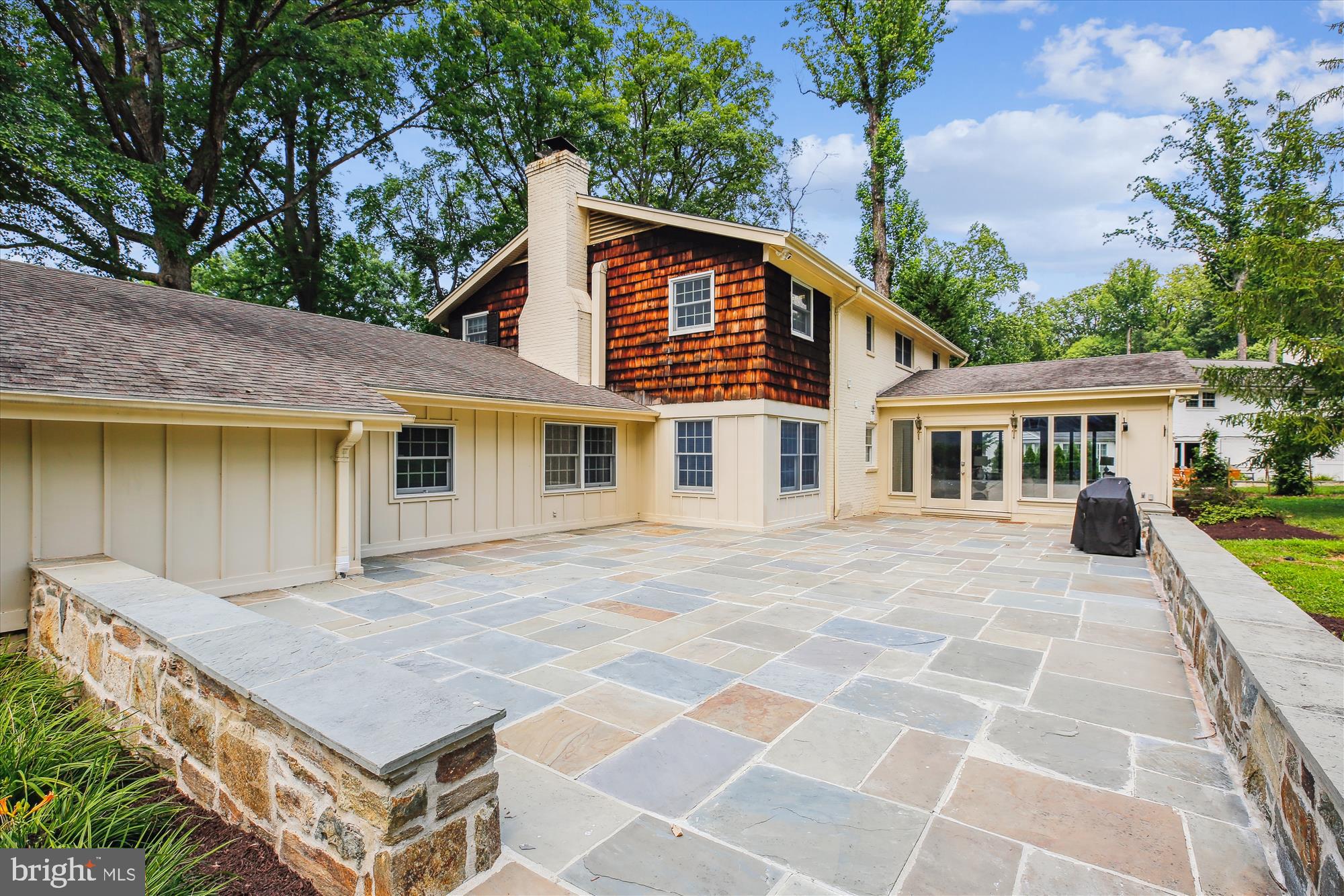 MANOR PARK - Residential