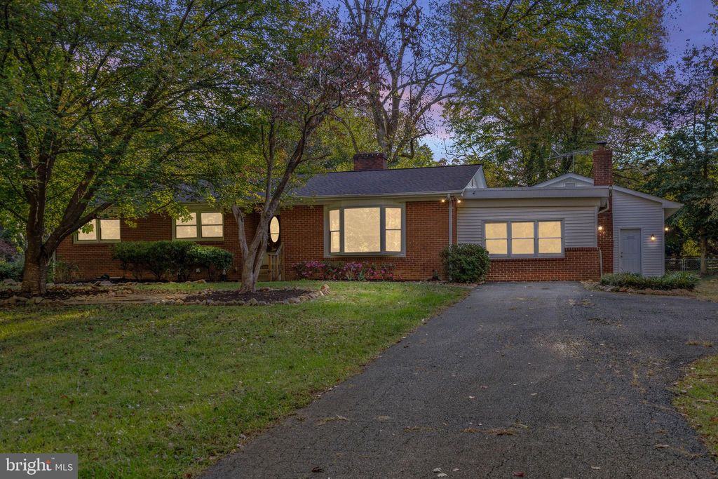 Photo of 6741 Maxwell Avenue, WARRENTON, VA 20187 (MLS # VAFQ2019512)