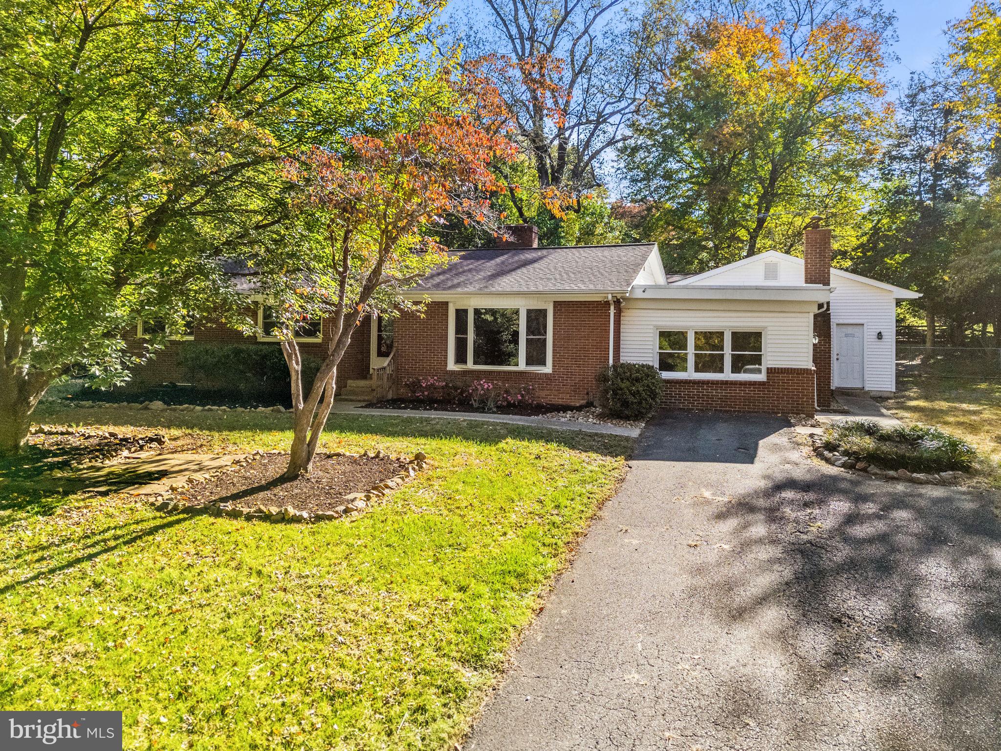 BROKEN HILLS - Residential