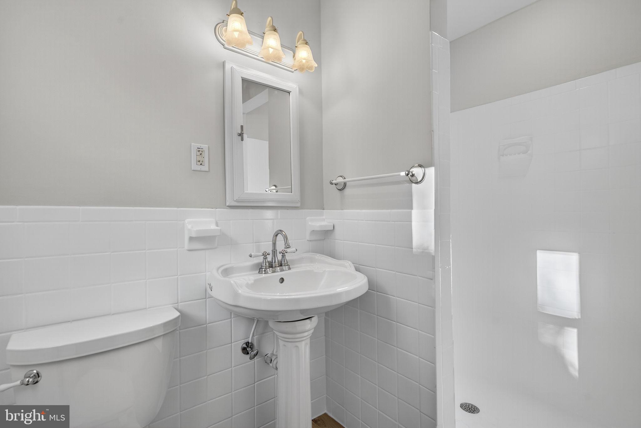 BROKEN HILLS - Residential