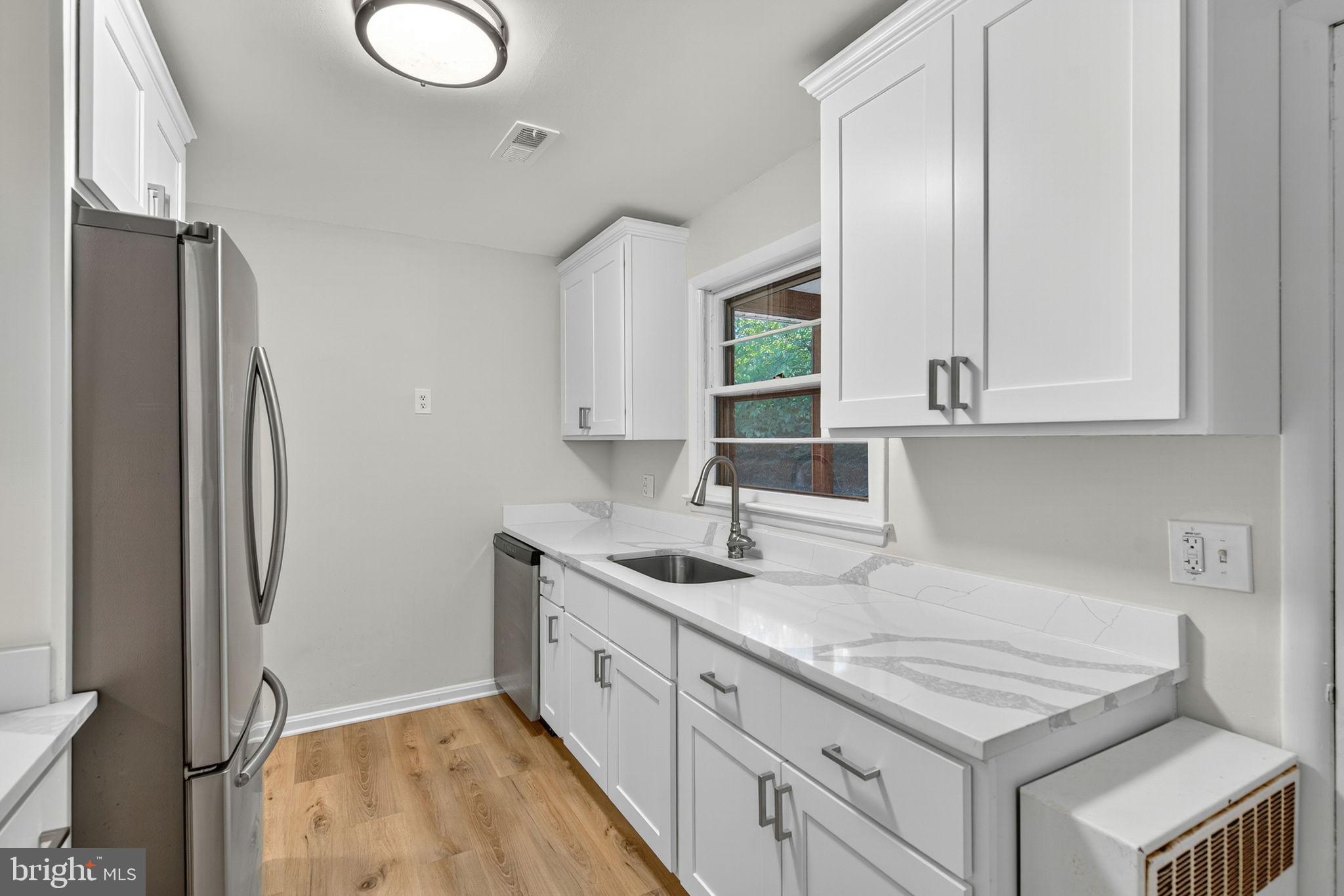 BROKEN HILLS - Residential