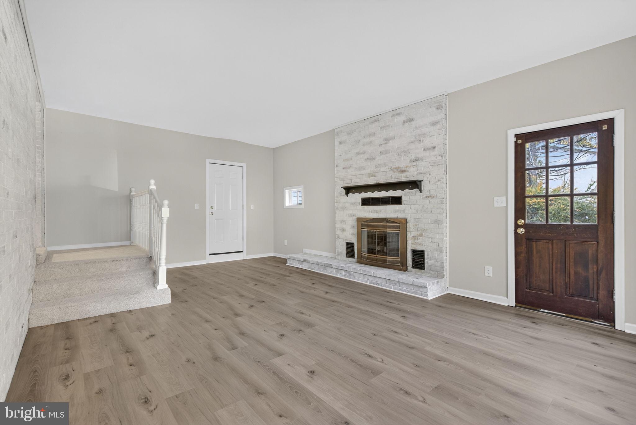 BROKEN HILLS - Residential