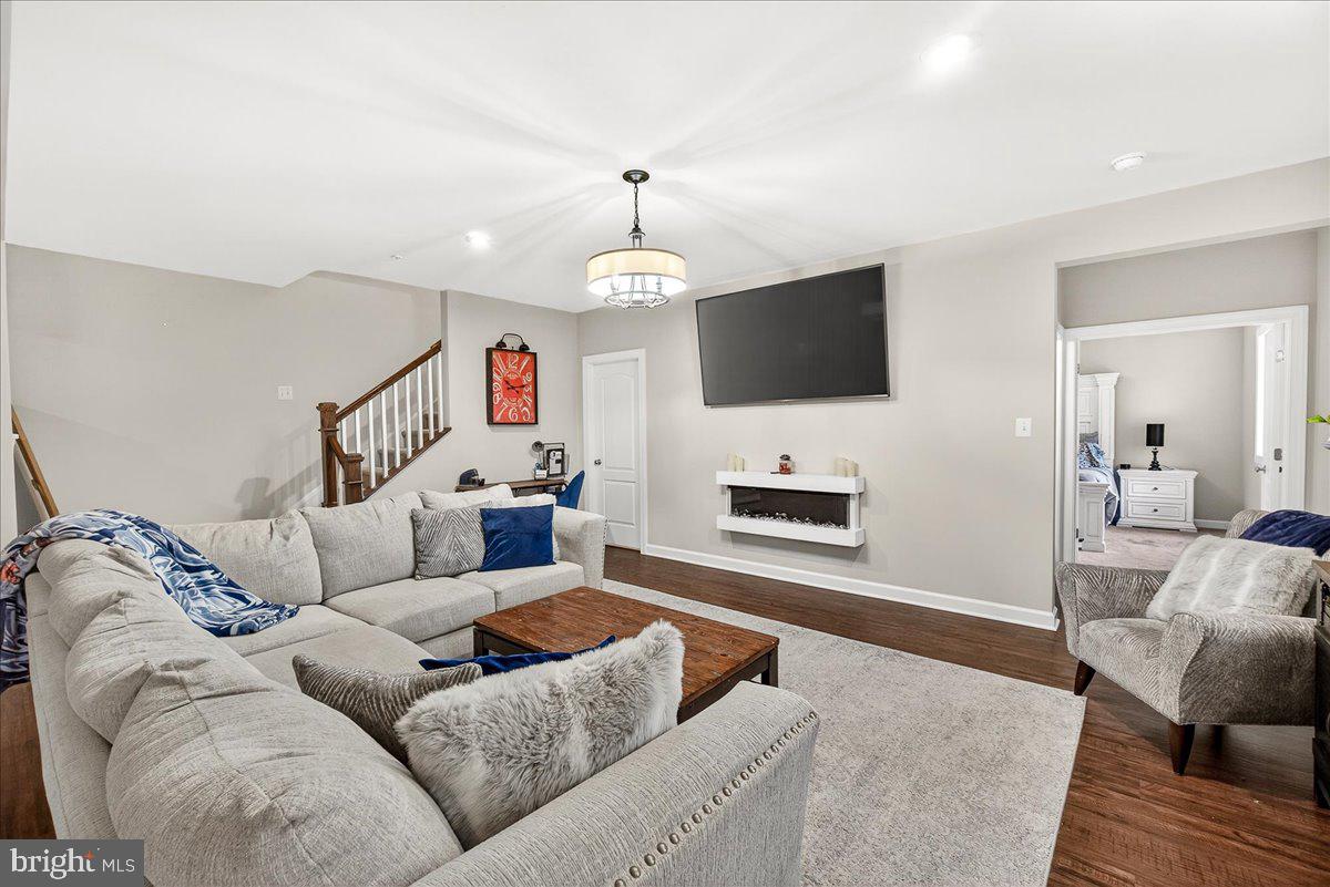 TALLYN RIDGE - Residential