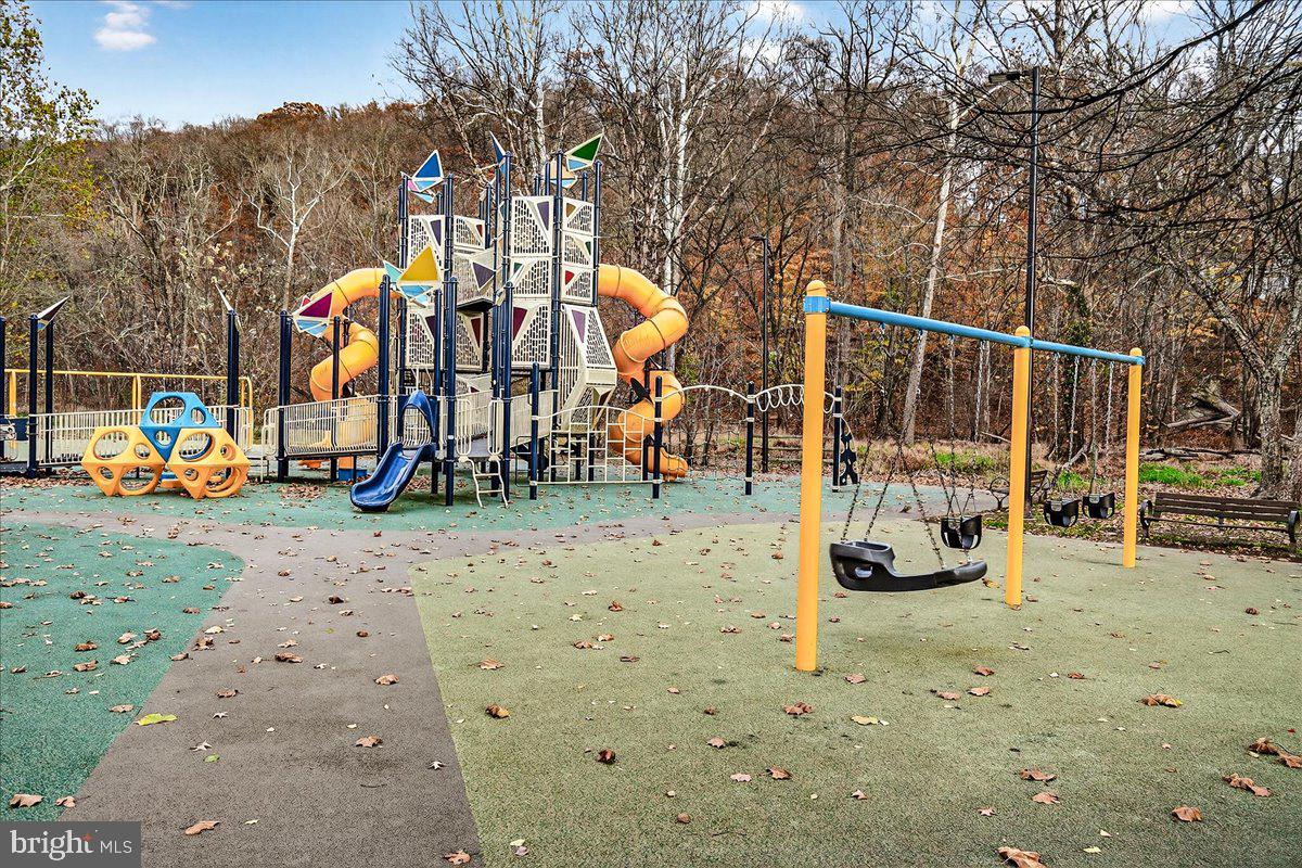 TALLYN RIDGE - Residential