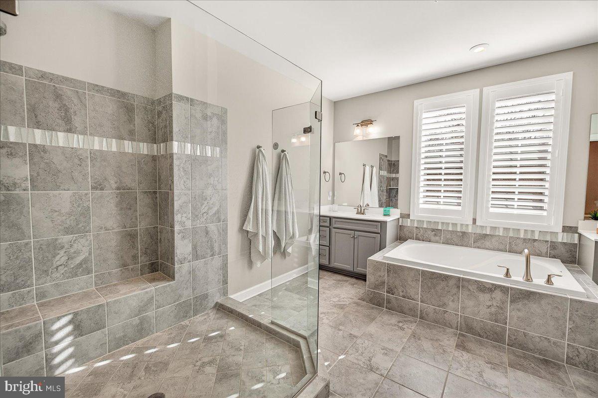 TALLYN RIDGE - Residential