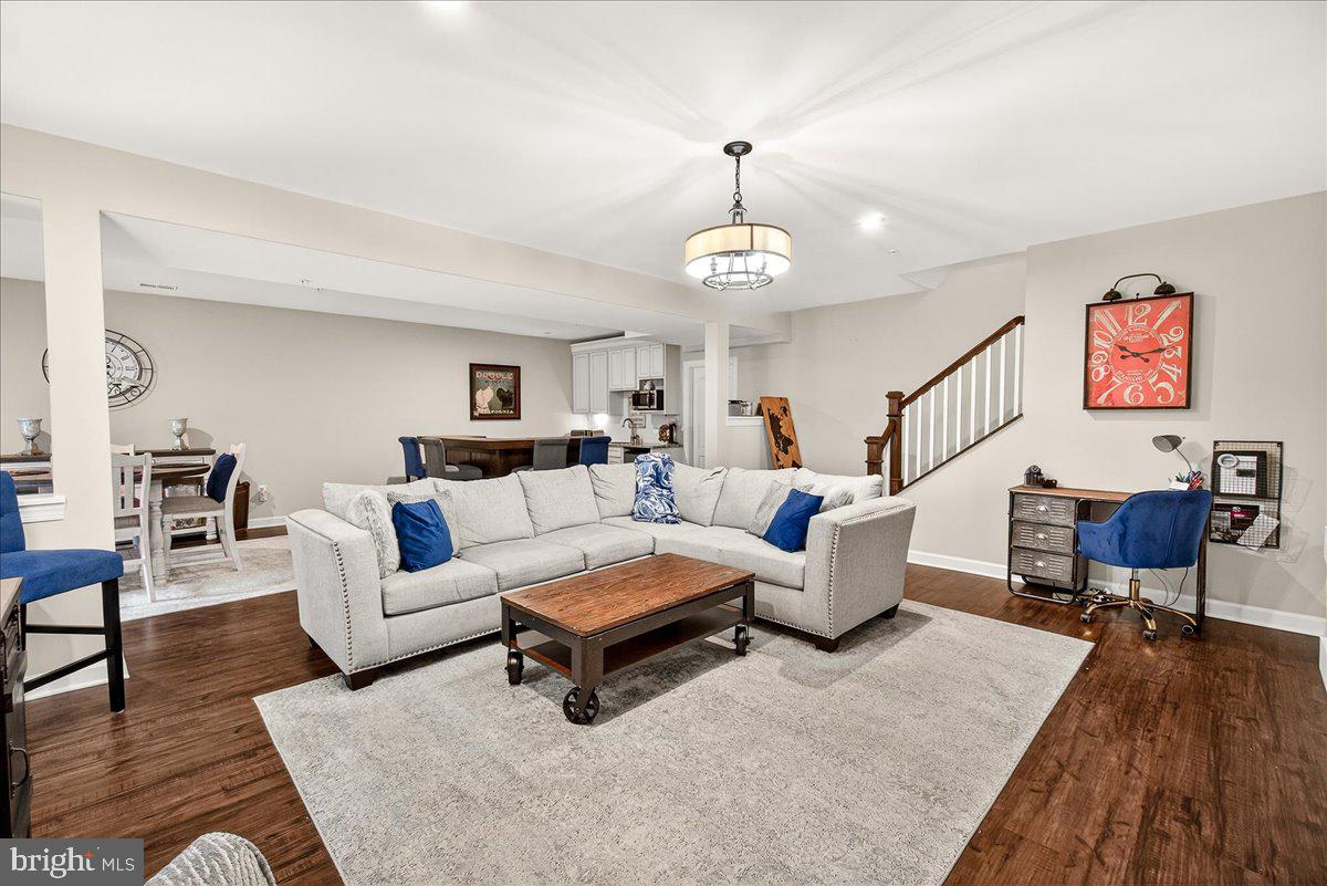 TALLYN RIDGE - Residential