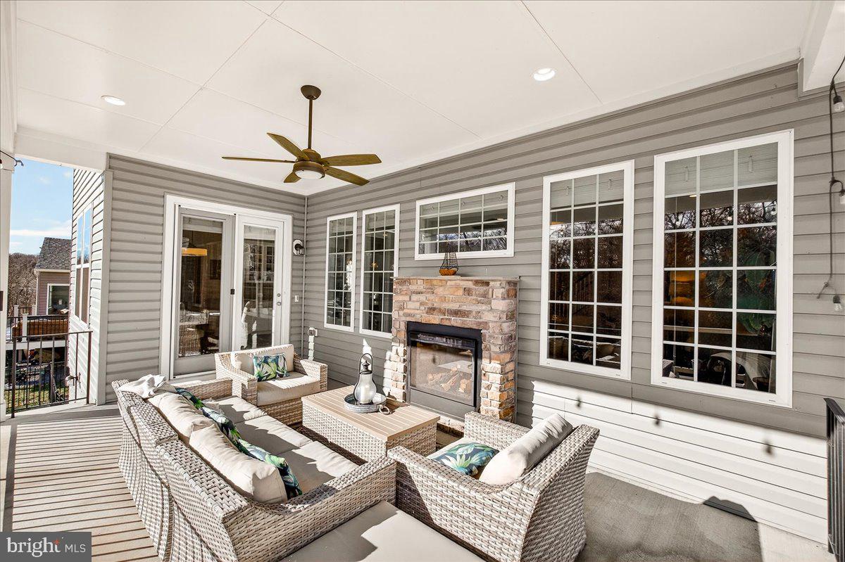 TALLYN RIDGE - Residential