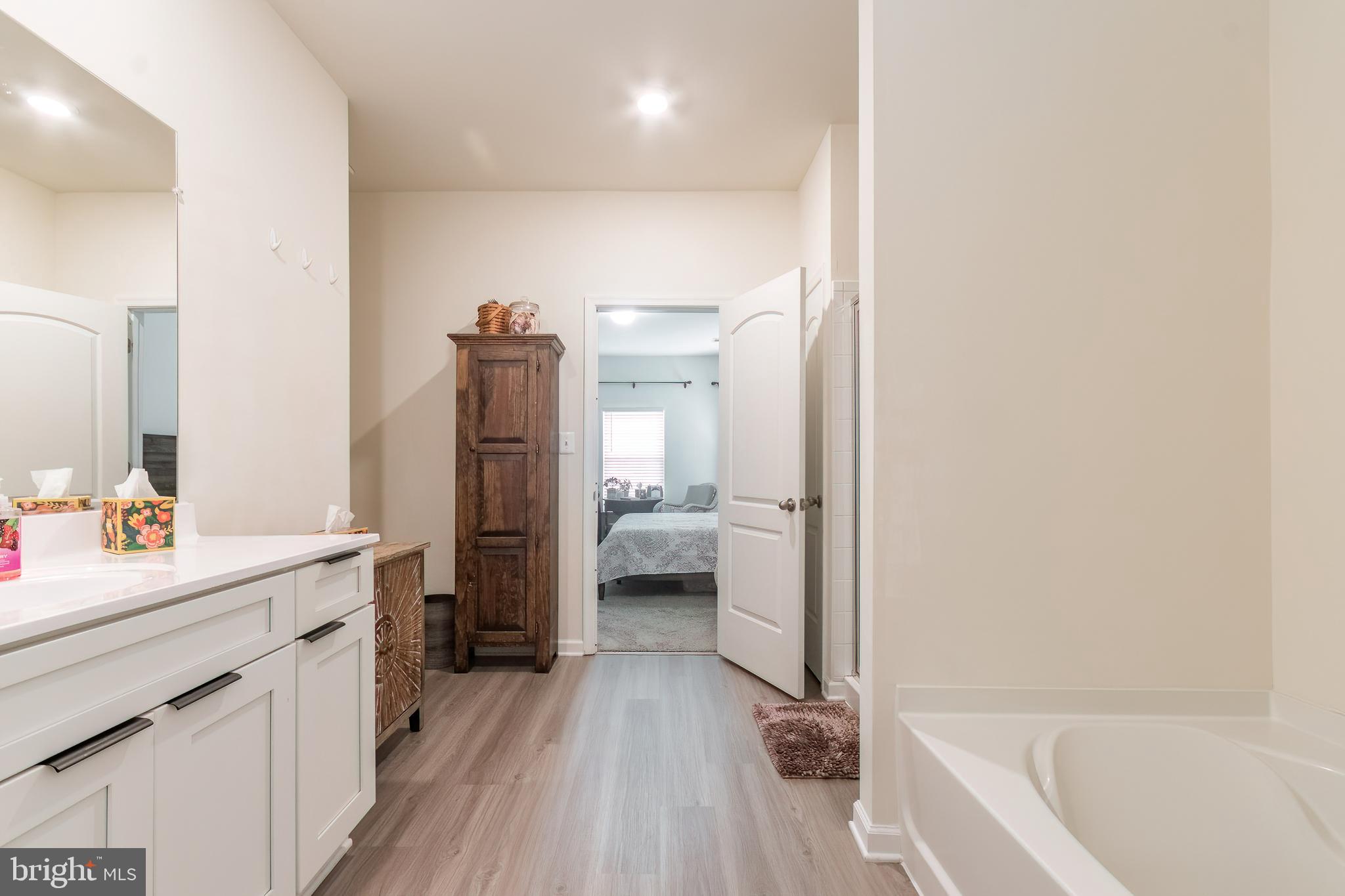 BROOKFIELD - Residential