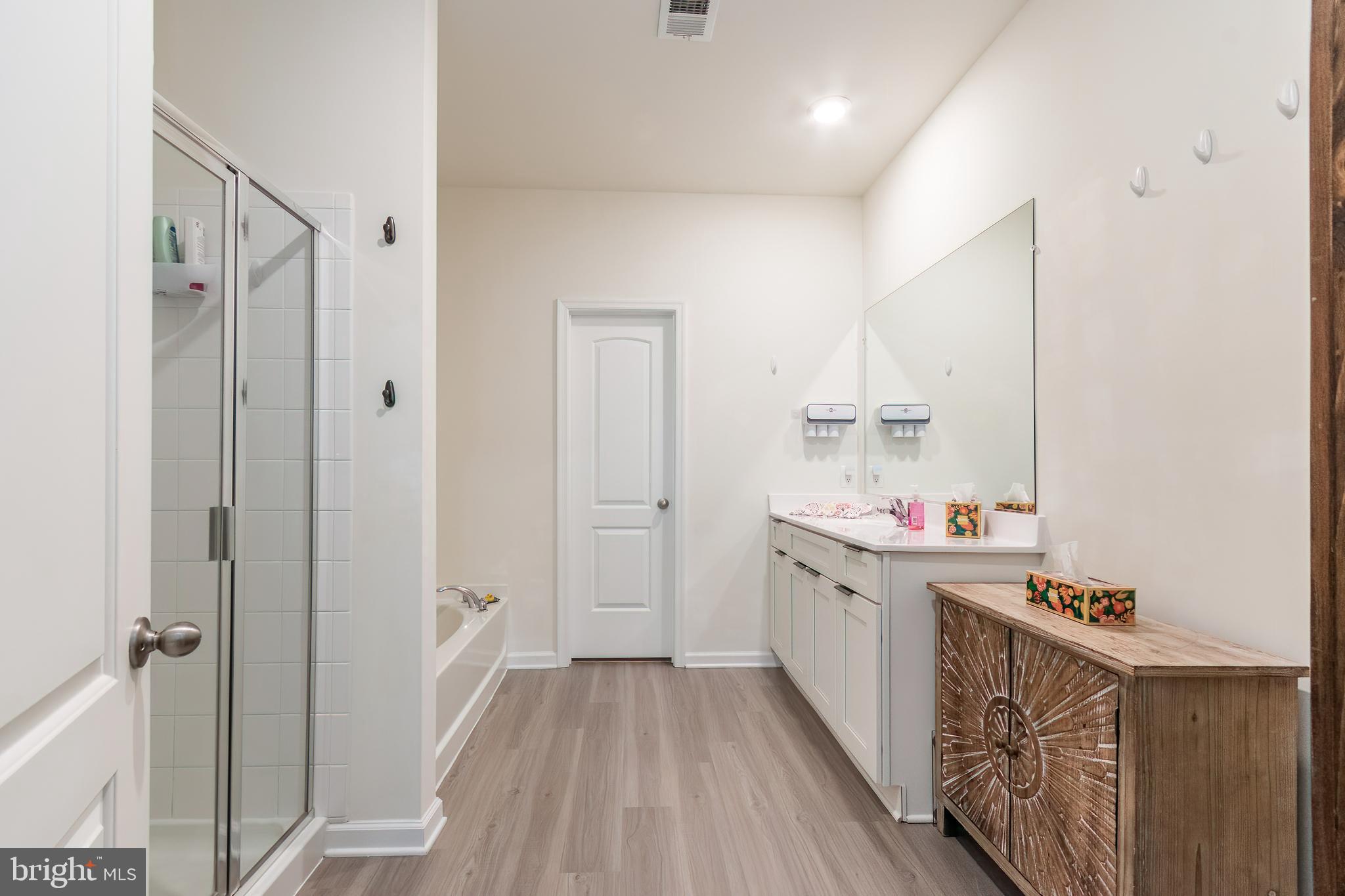 BROOKFIELD - Residential