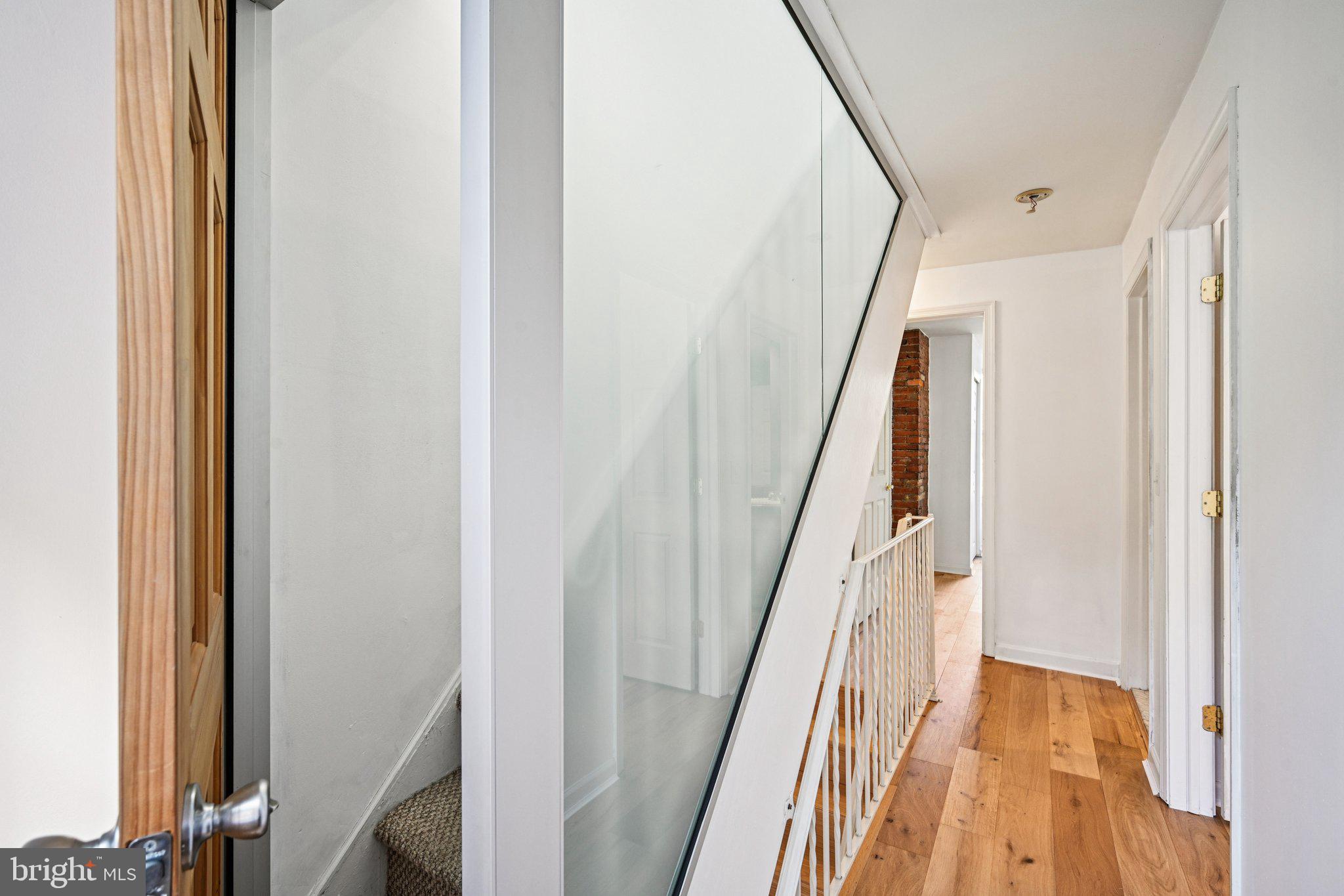 QUEEN VILLAGE - Residential