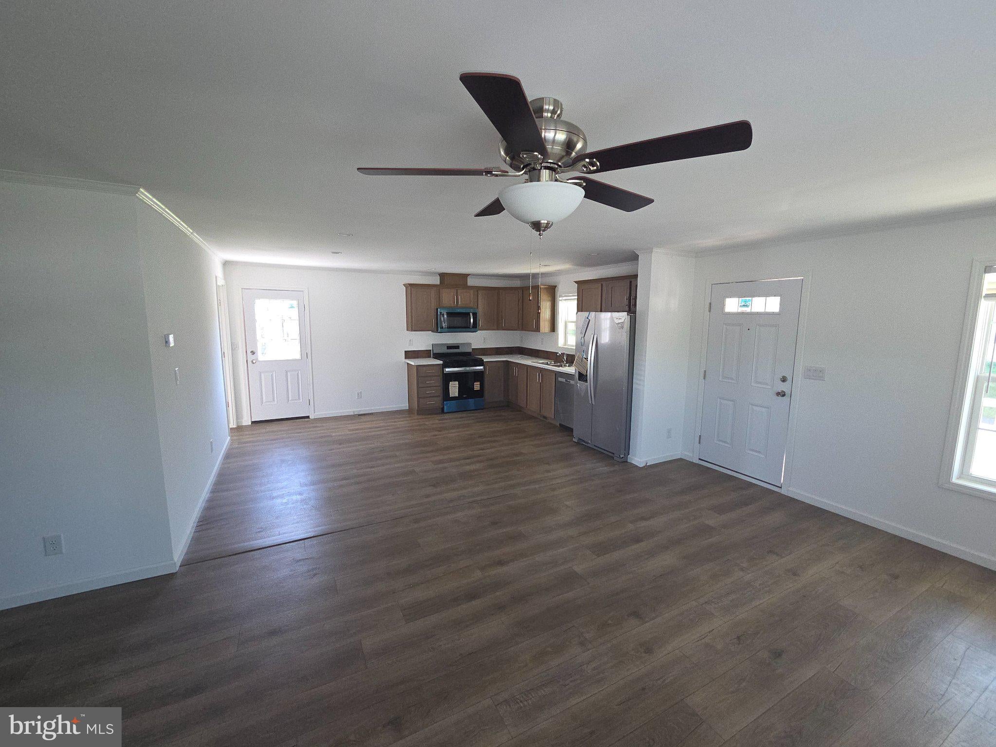 102 E CIRCLE DRIVE