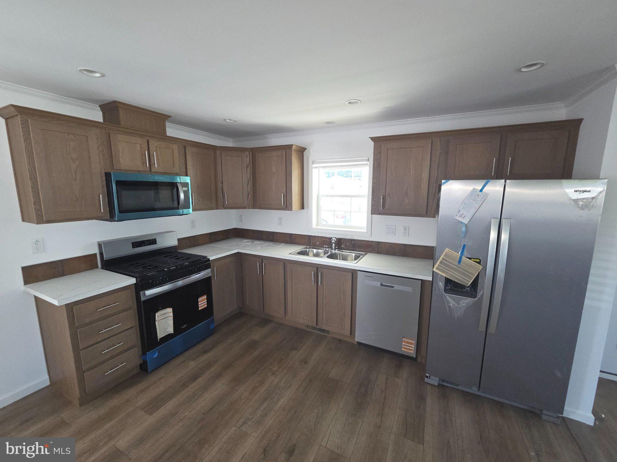 102 E CIRCLE DRIVE