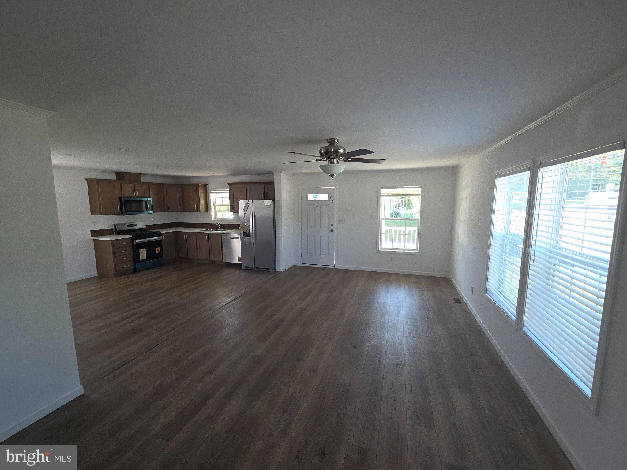 102 E CIRCLE DRIVE
