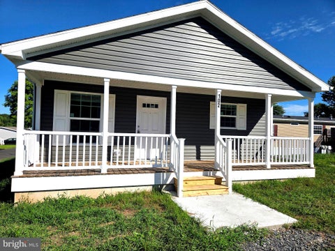 Mobile Home For Sale - 102 E Circle Drive<br/> DOYLESTOWN, PA 18901