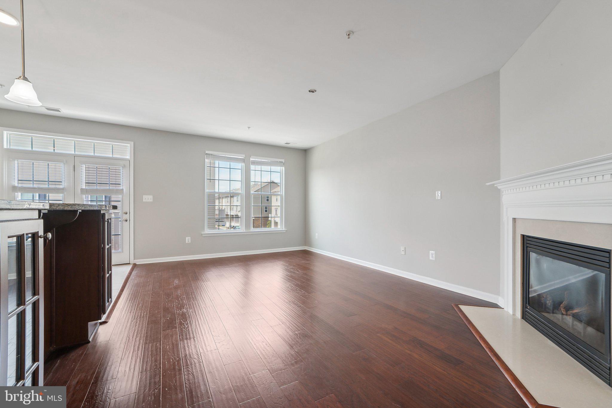 MARKET SQUARE - Residential